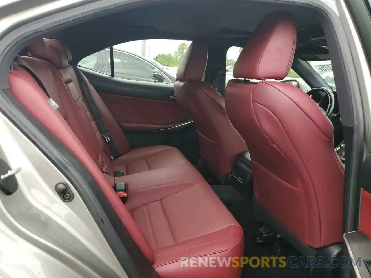 10 Photograph of a damaged car JTHC81D2XK5037763 LEXUS IS 2019