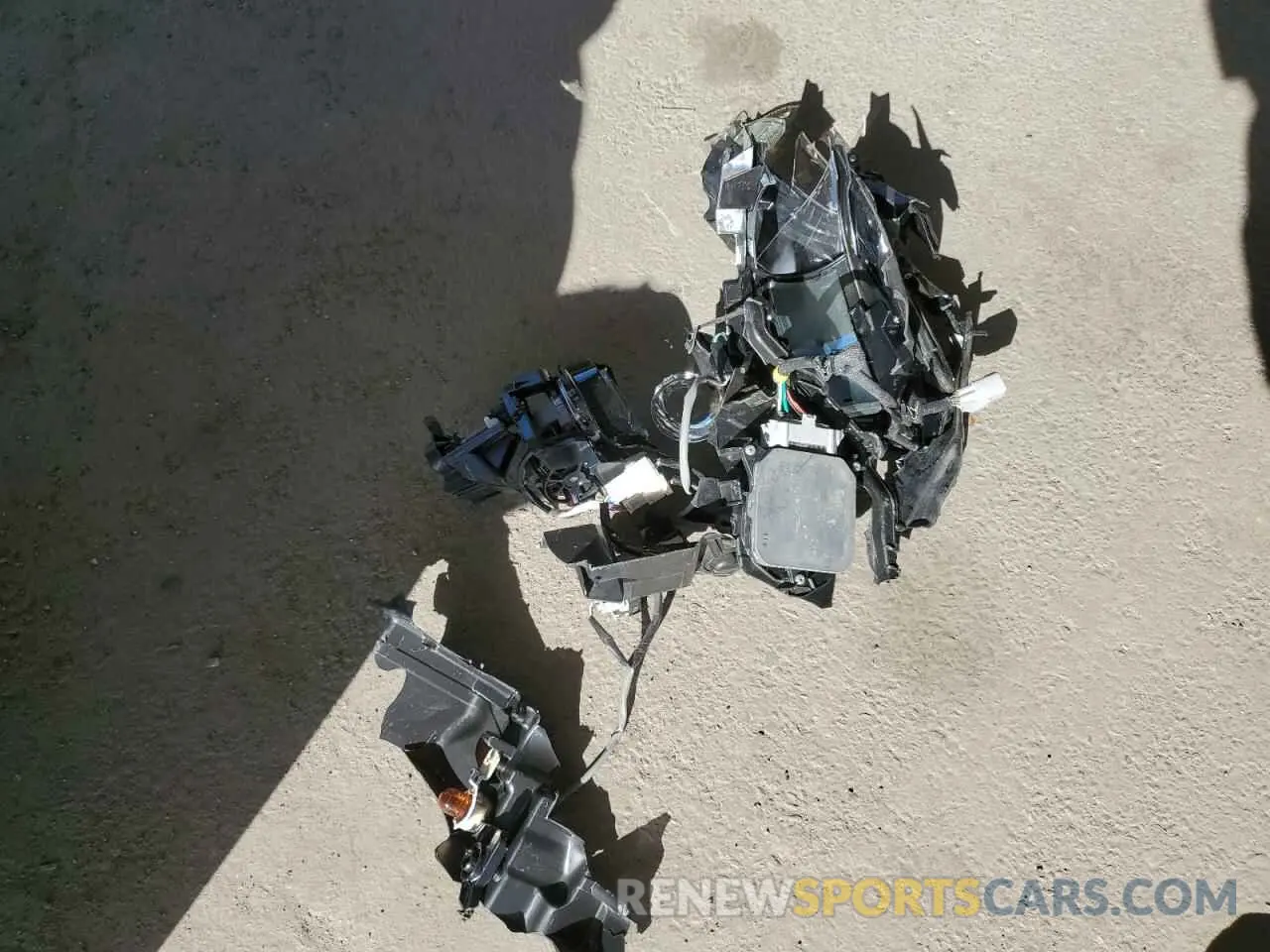 14 Photograph of a damaged car JTHA81F25L5042052 LEXUS IS 2020