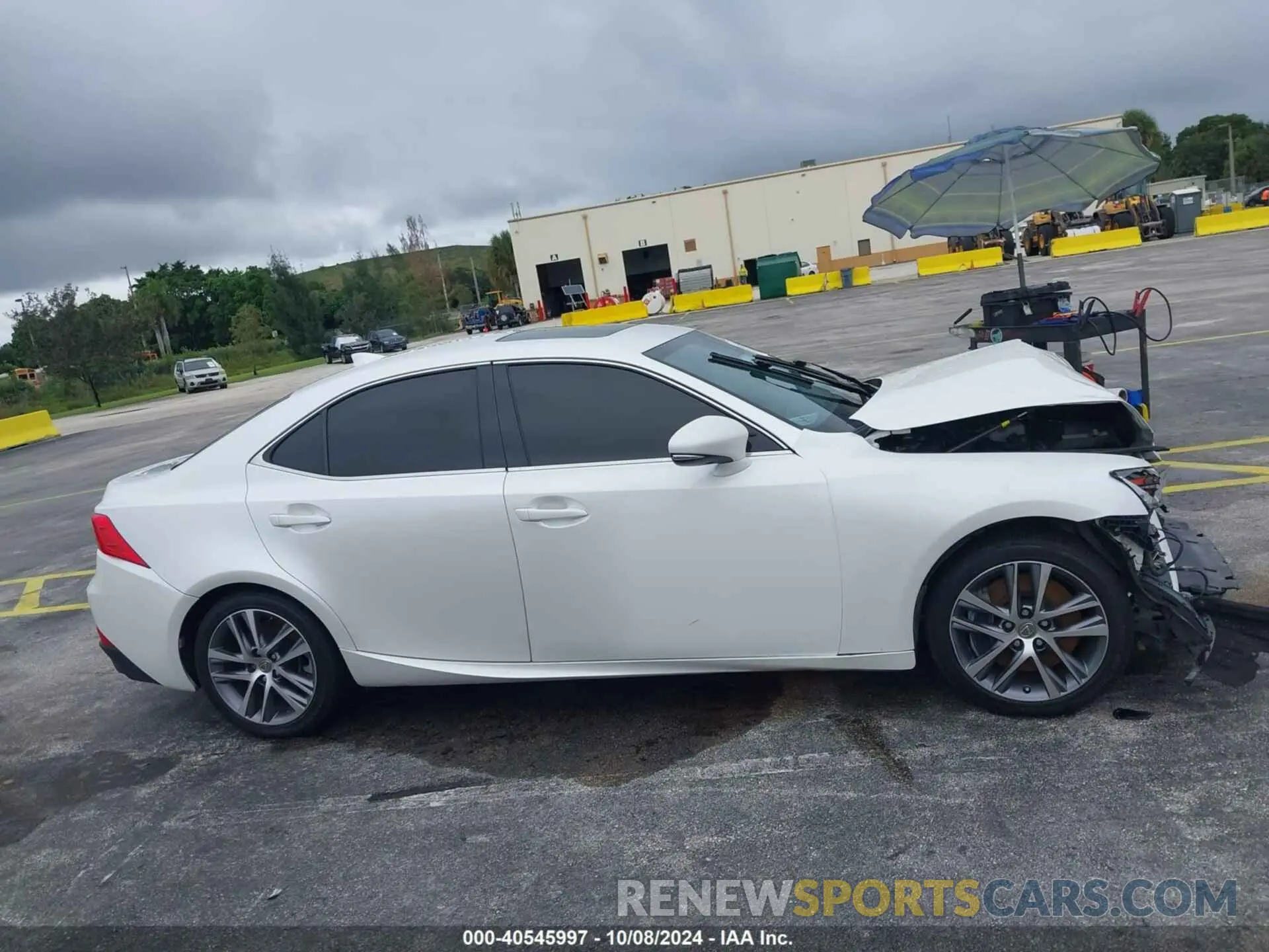 14 Photograph of a damaged car JTHAA1D25L5105769 LEXUS IS 2020