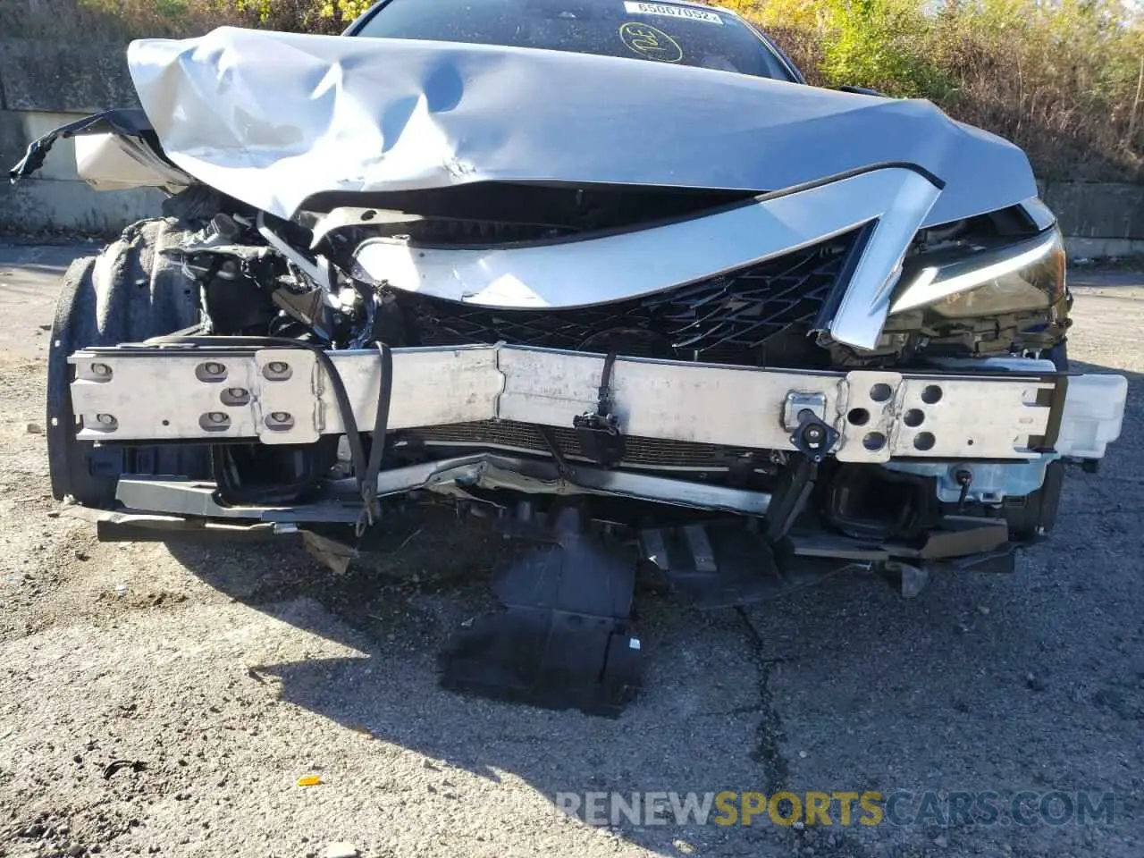 9 Photograph of a damaged car JTHGZ1E27N5023692 LEXUS IS 2022