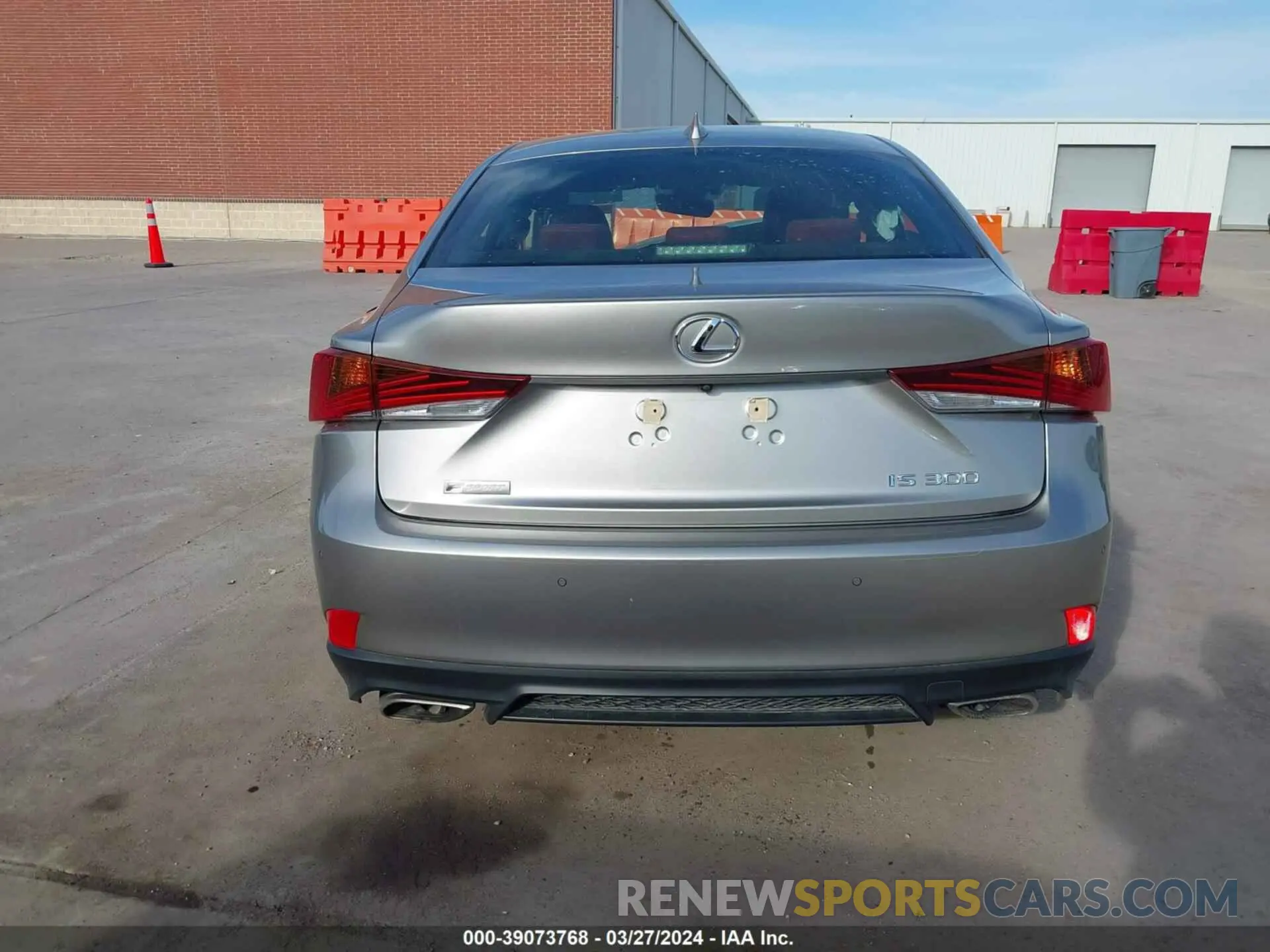 16 Photograph of a damaged car JTHBA1D20J5066512 LEXUS IS 300 2018