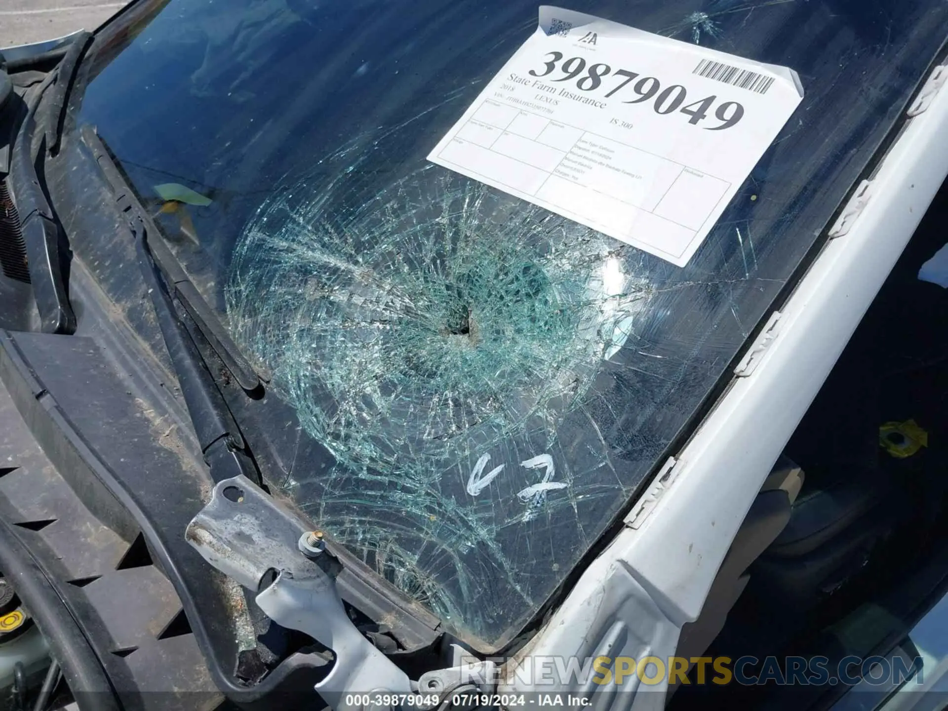 18 Photograph of a damaged car JTHBA1D23J5077701 LEXUS IS 300 2018