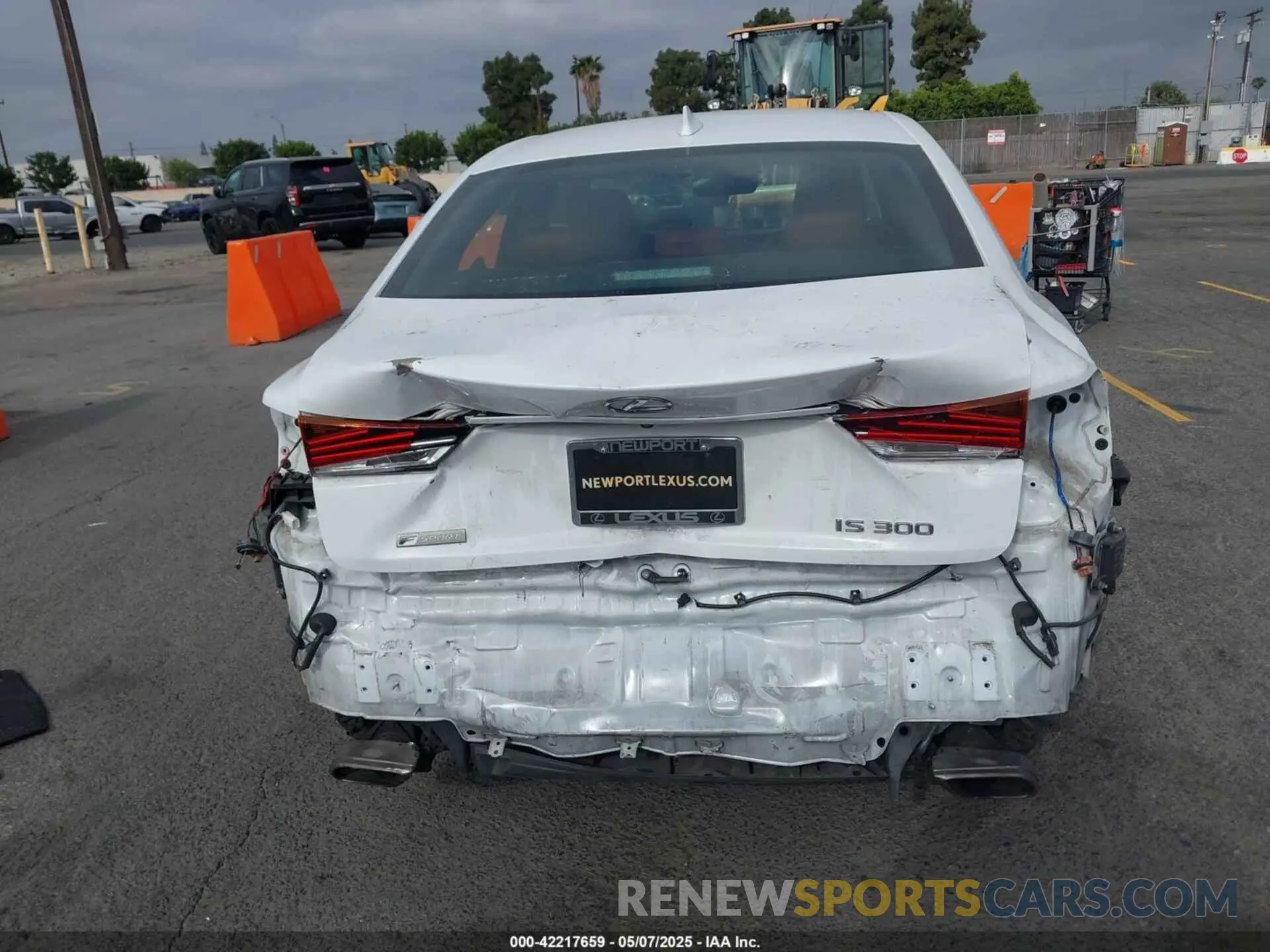 16 Photograph of a damaged car JTHBA1D28K5099436 LEXUS IS 300 2019