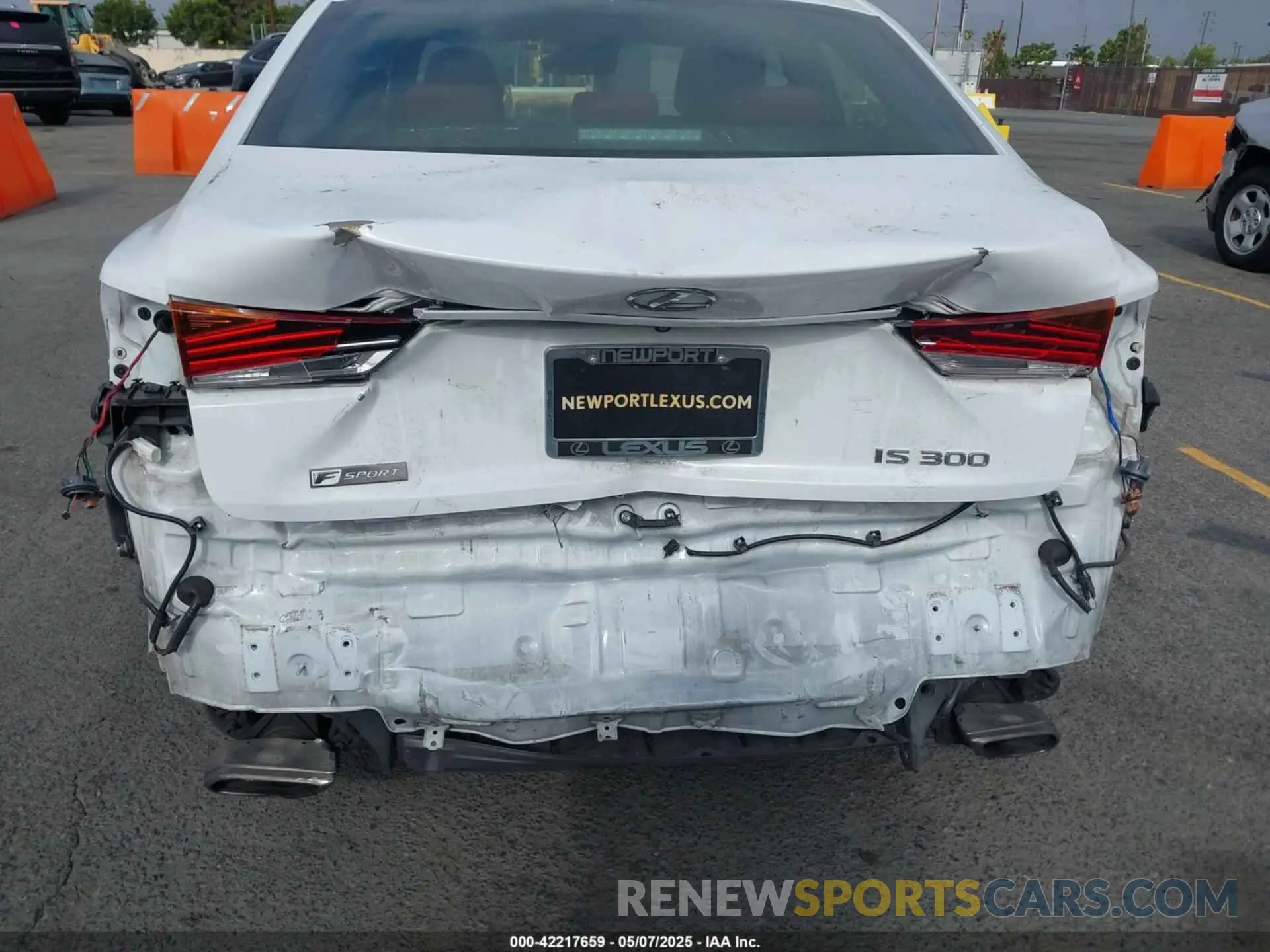 6 Photograph of a damaged car JTHBA1D28K5099436 LEXUS IS 300 2019