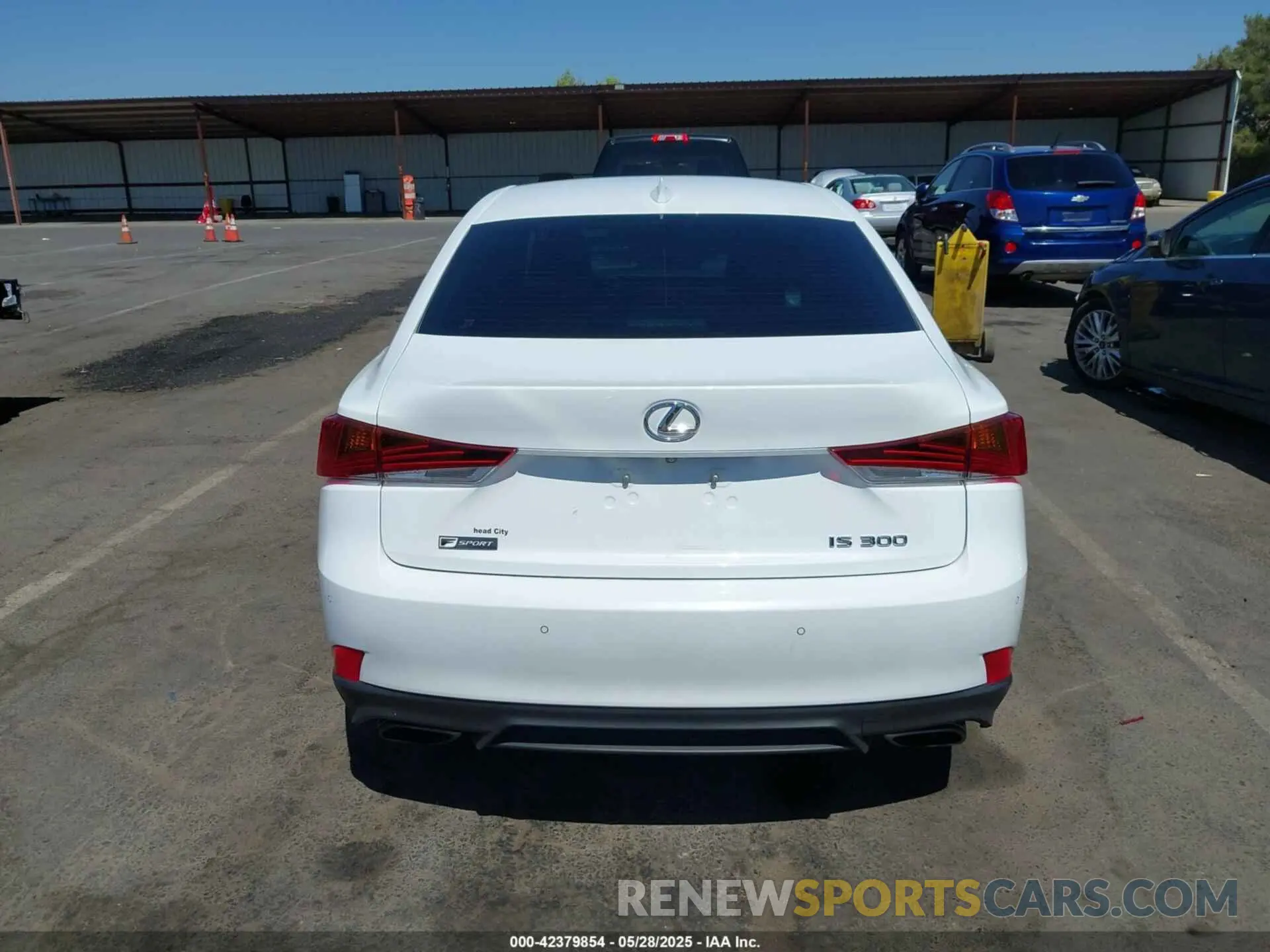16 Photograph of a damaged car JTHBA1D2XK5088261 LEXUS IS 300 2019