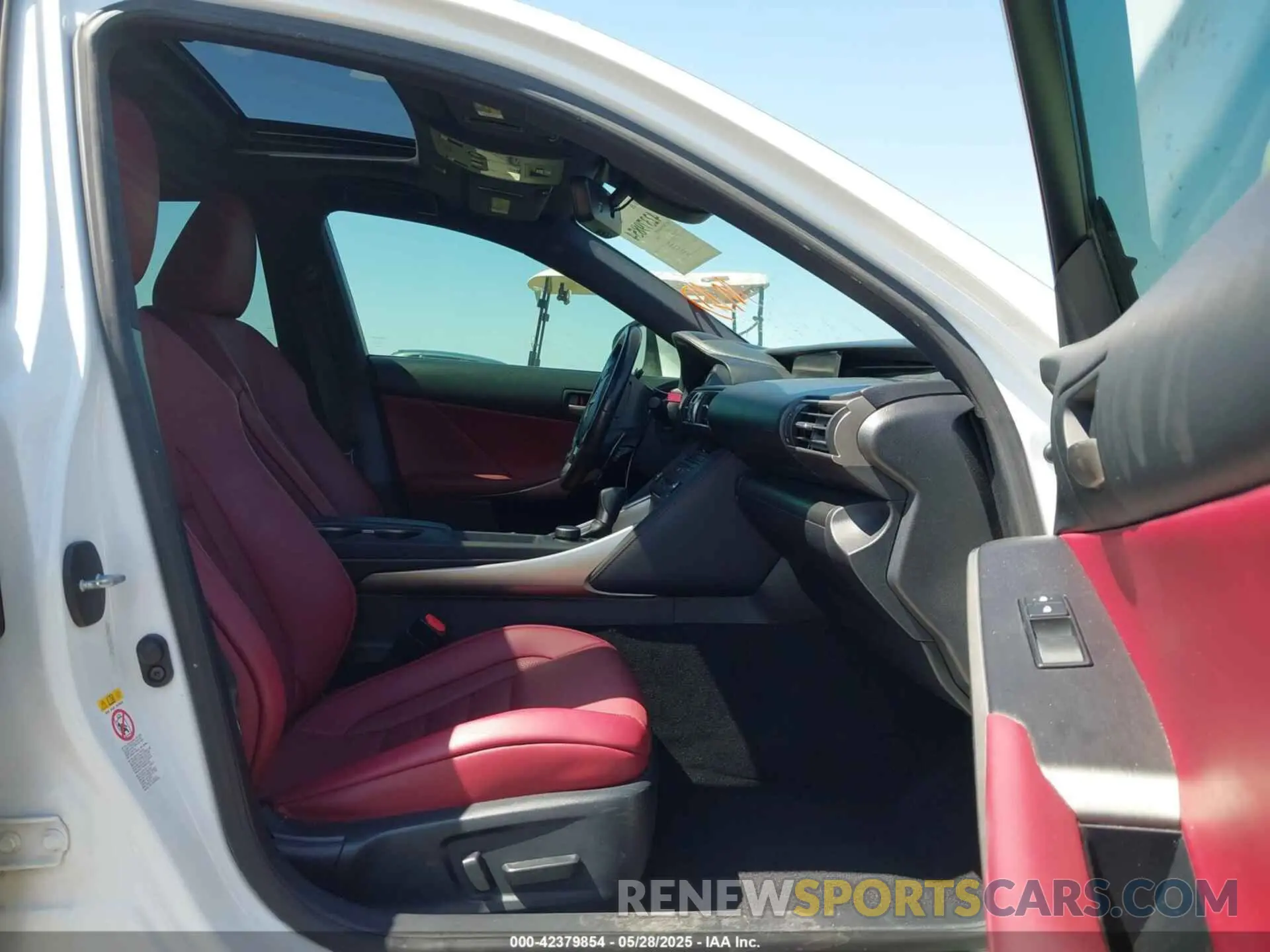 5 Photograph of a damaged car JTHBA1D2XK5088261 LEXUS IS 300 2019