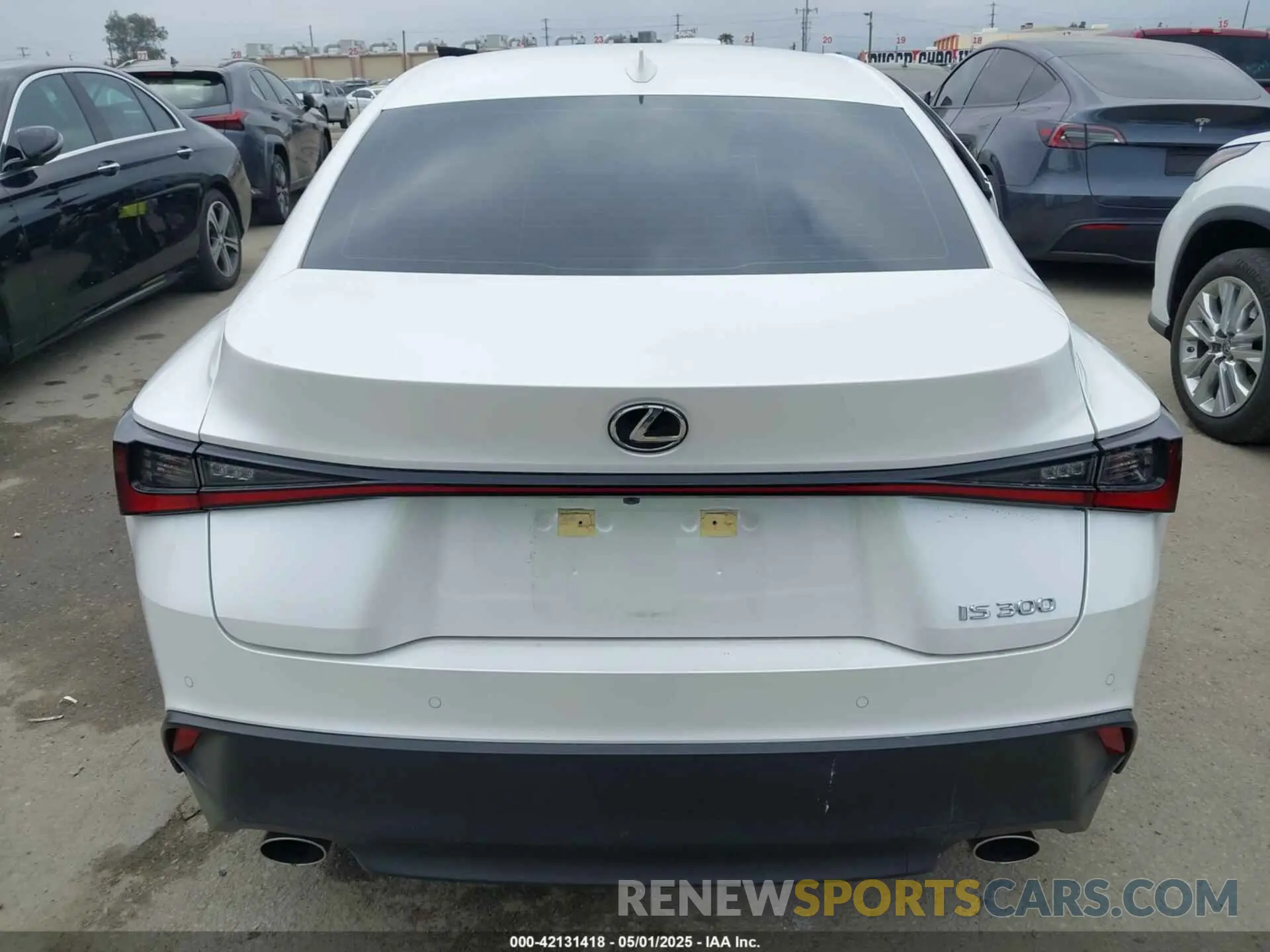 16 Photograph of a damaged car JTHCA1D27M5115858 LEXUS IS 300 2021
