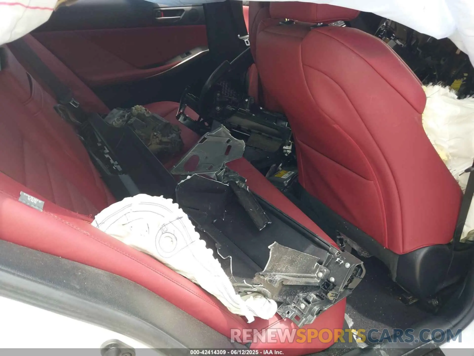 8 Photograph of a damaged car JTHBZ1D2XK5034161 LEXUS IS 350 2019