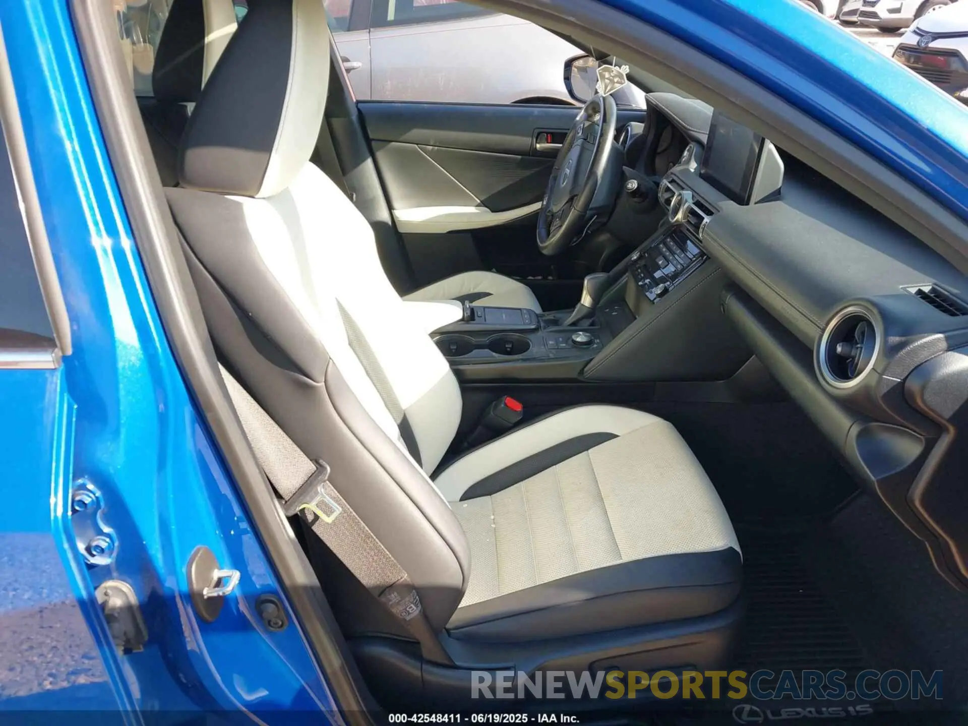 5 Photograph of a damaged car JTHGZ1B28N5058262 LEXUS IS 350 2022