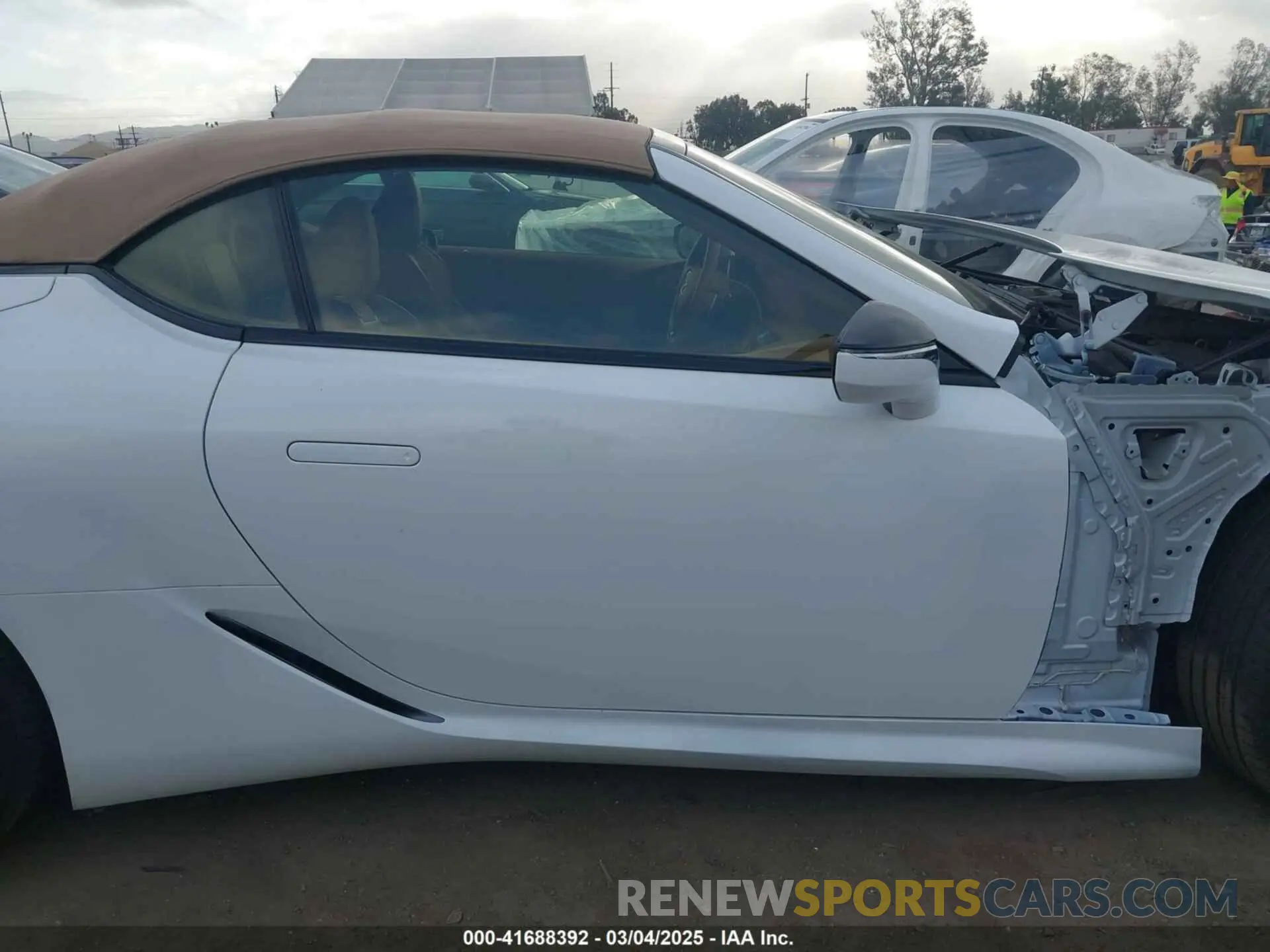 14 Photograph of a damaged car JTHKPAAY4MA101264 LEXUS LC 500 2021