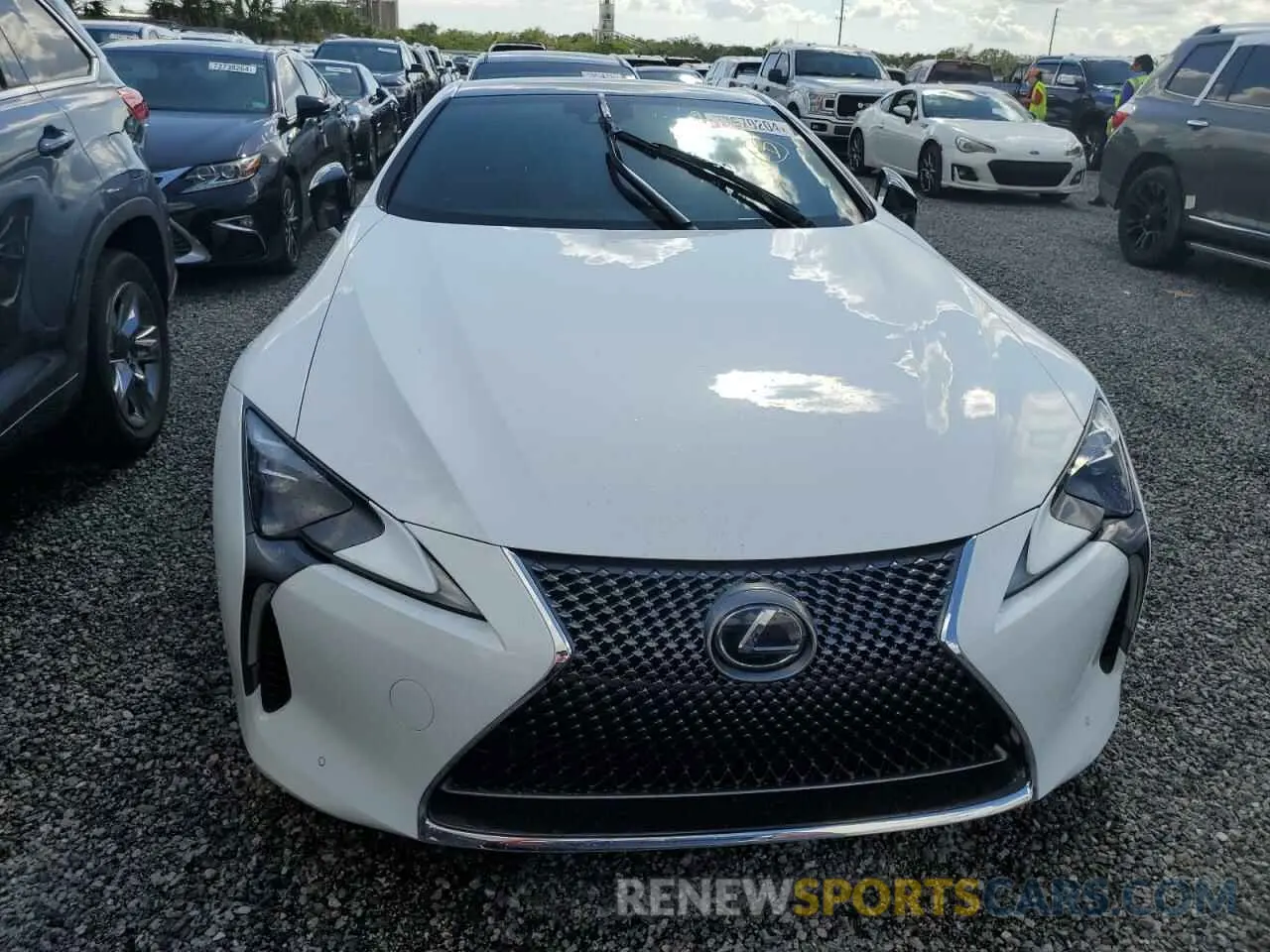 5 Photograph of a damaged car JTHBY5AY8LA001946 LEXUS LC500 2020