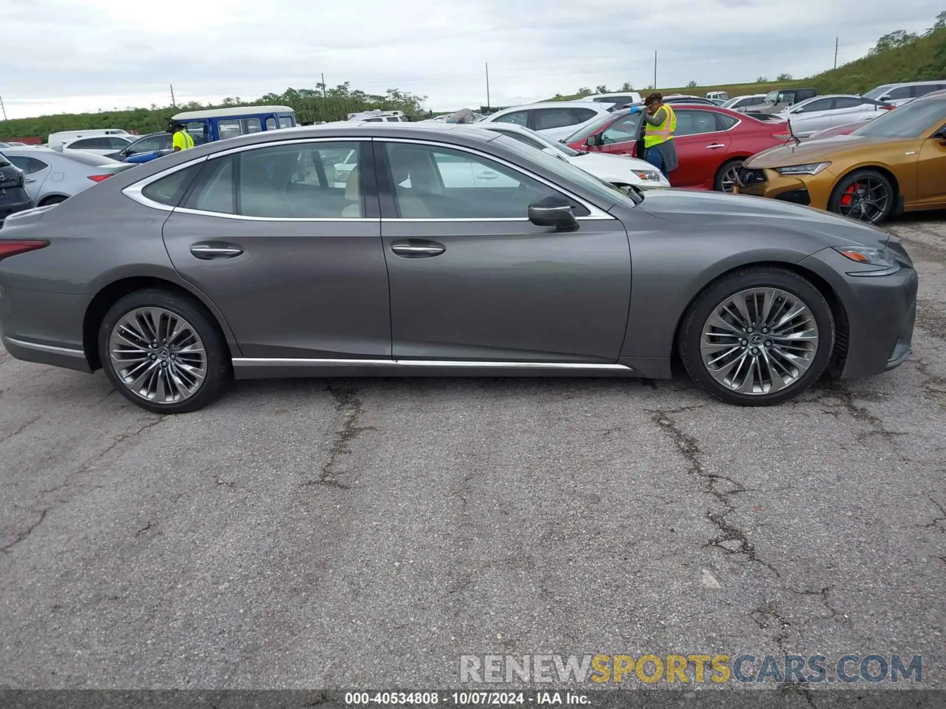 13 Photograph of a damaged car JTHB51FF3K5010148 LEXUS LS 2019