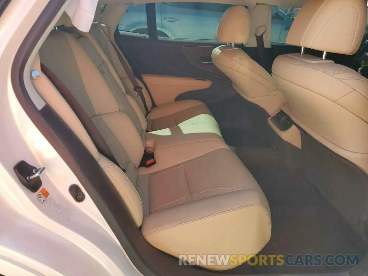 10 Photograph of a damaged car JTHB51FF2K5009086 LEXUS LS500 2019