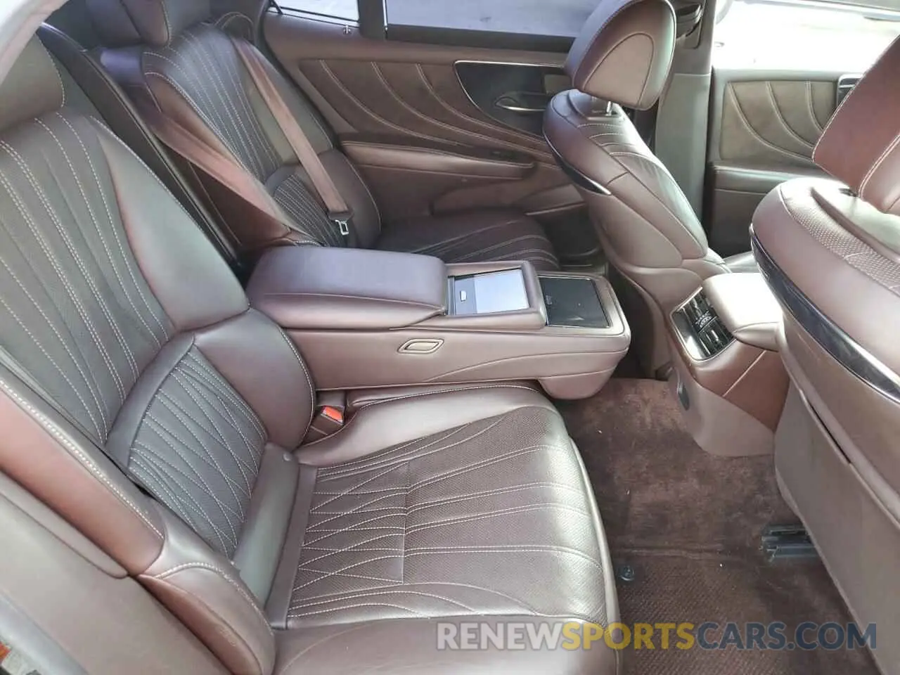 10 Photograph of a damaged car JTHB5LFFXK5009462 LEXUS LS500 2019