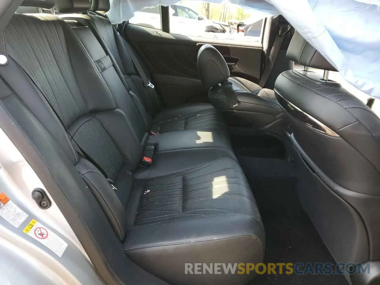 10 Photograph of a damaged car JTHC51FF3K5005648 LEXUS LS500 2019