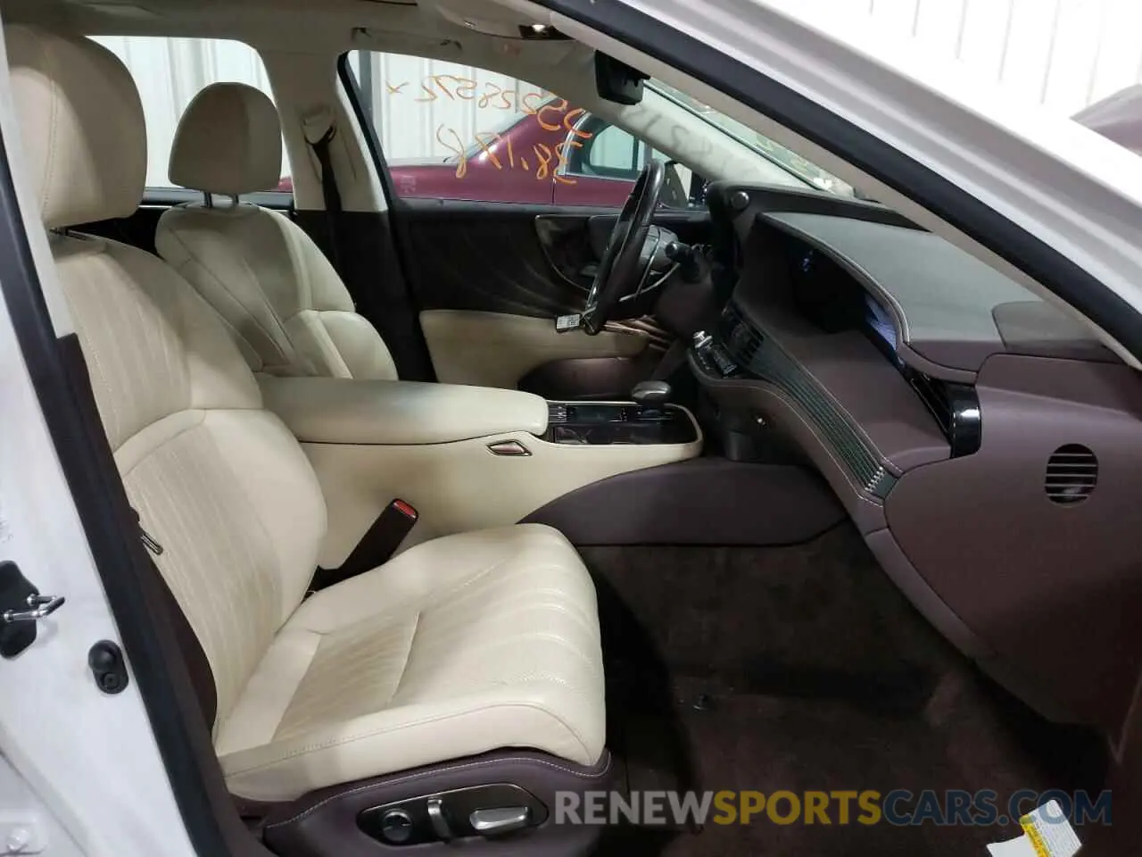 5 Photograph of a damaged car JTHC51FF4K5006971 LEXUS LS500 2019