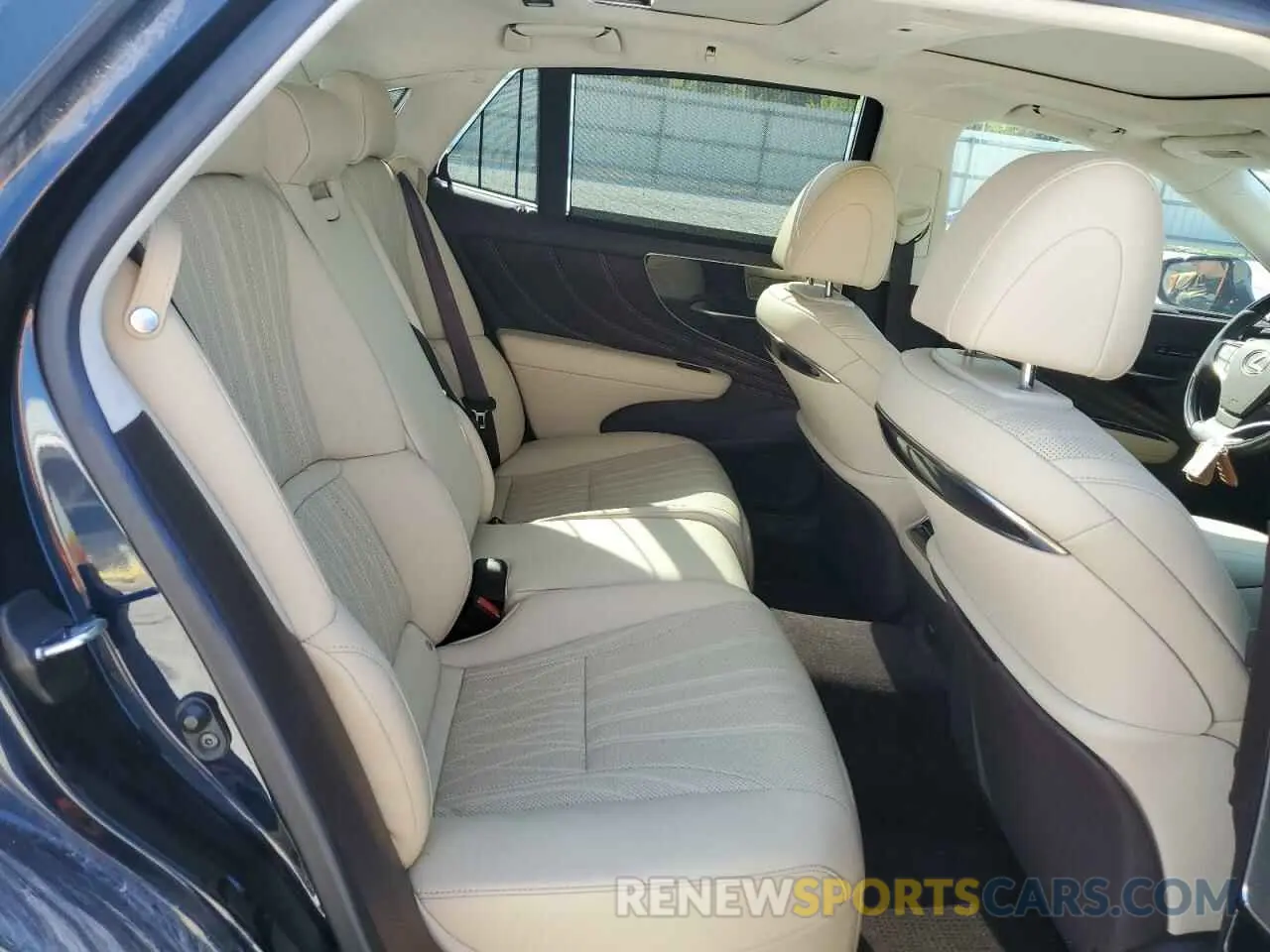 10 Photograph of a damaged car JTHC5LFF3K5007069 LEXUS LS500 2019