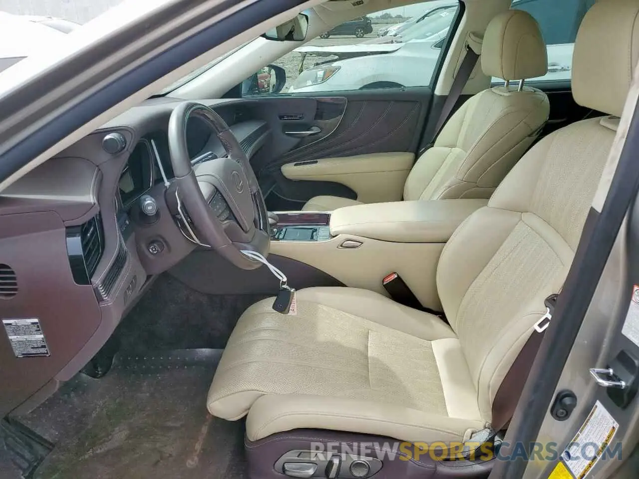7 Photograph of a damaged car JTHD51FF0L5011509 LEXUS LS500 2020
