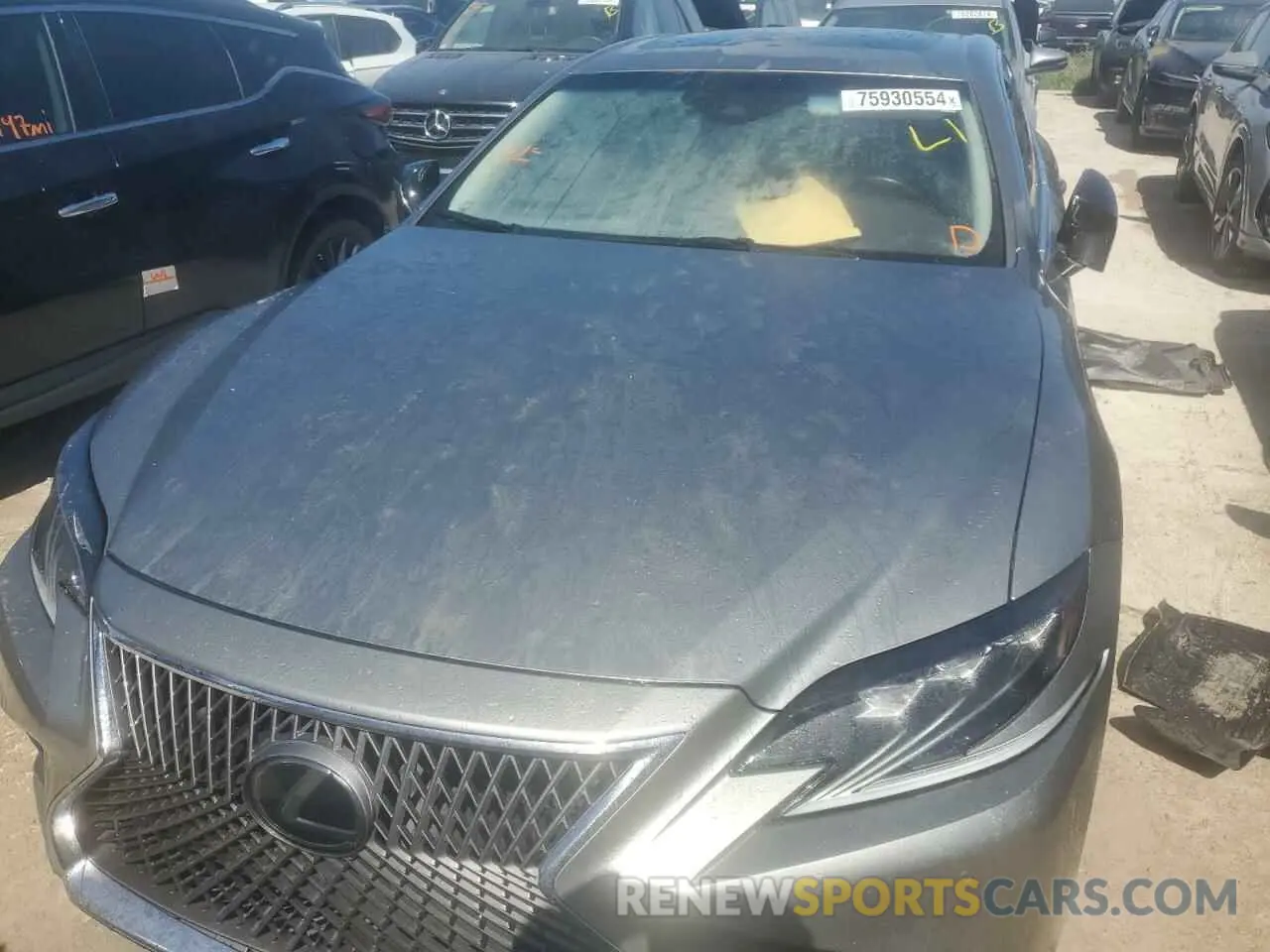 5 Photograph of a damaged car JTHD51FF3L5012783 LEXUS LS500 2020