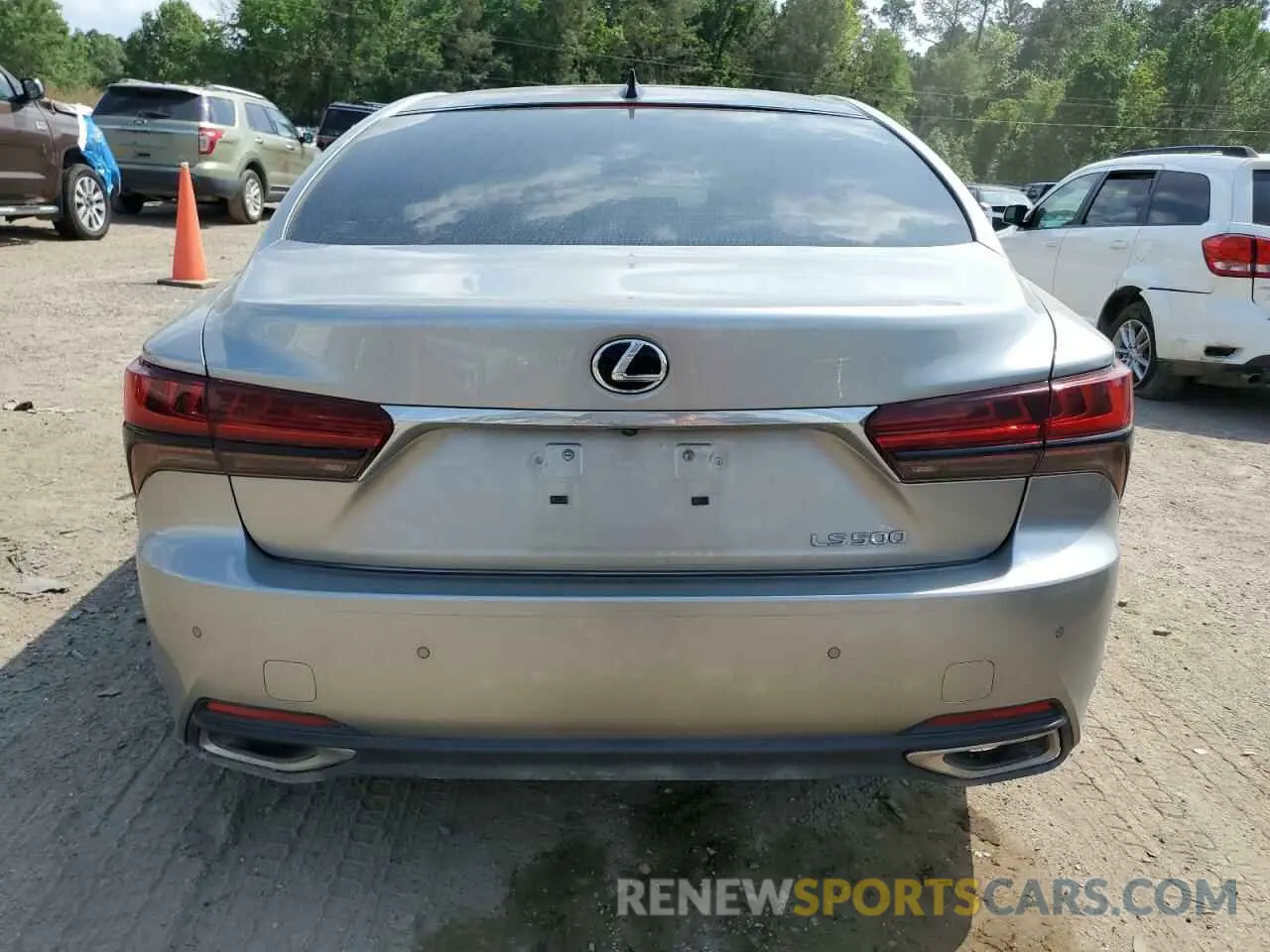 6 Photograph of a damaged car JTHD51FF0N5015983 LEXUS LS500 2022