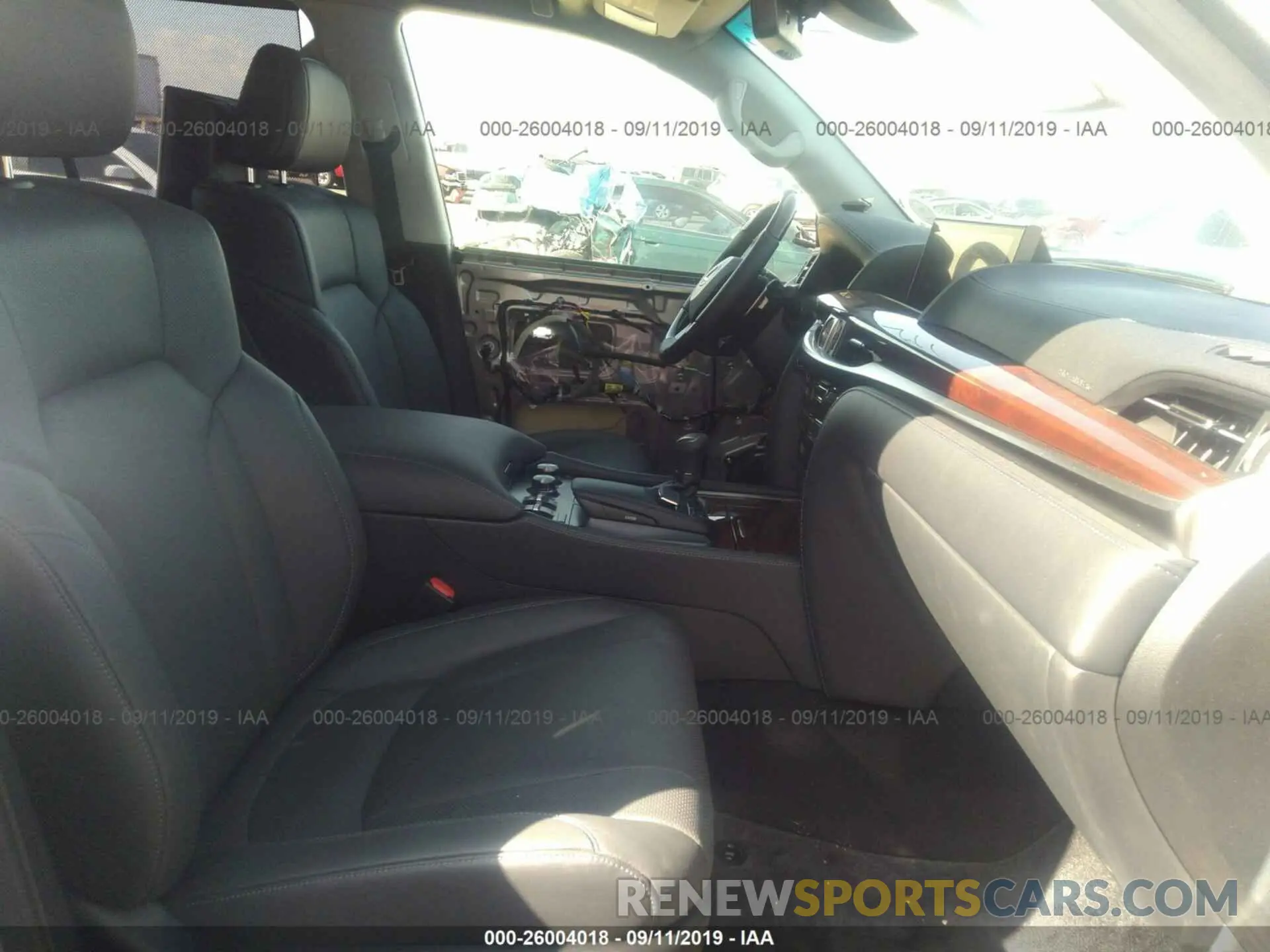 5 Photograph of a damaged car JTJHY7AX3K4304495 LEXUS LX 2019