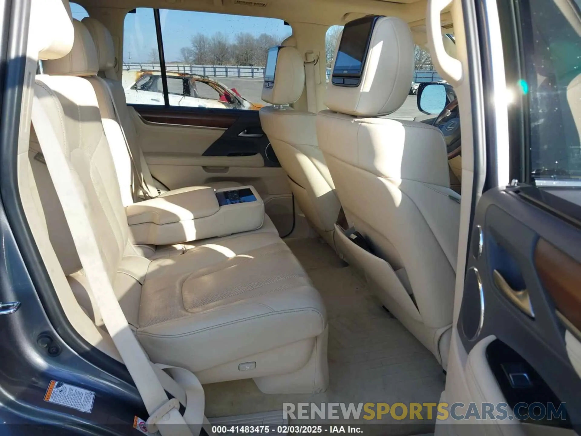8 Photograph of a damaged car JTJHY7AX2K4285065 LEXUS LX 570 2019