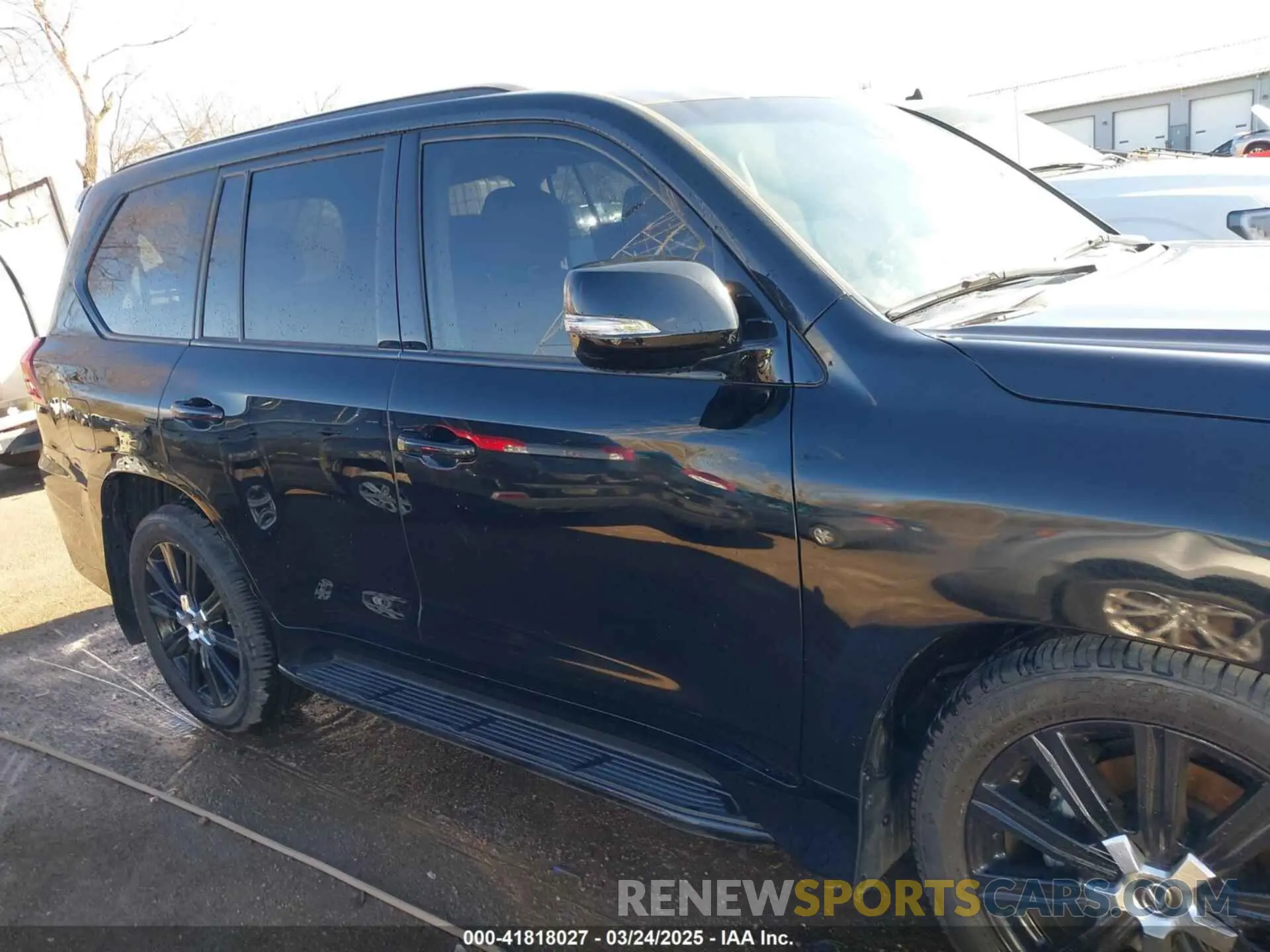 11 Photograph of a damaged car JTJDY7AX8L4319302 LEXUS LX 570 2020