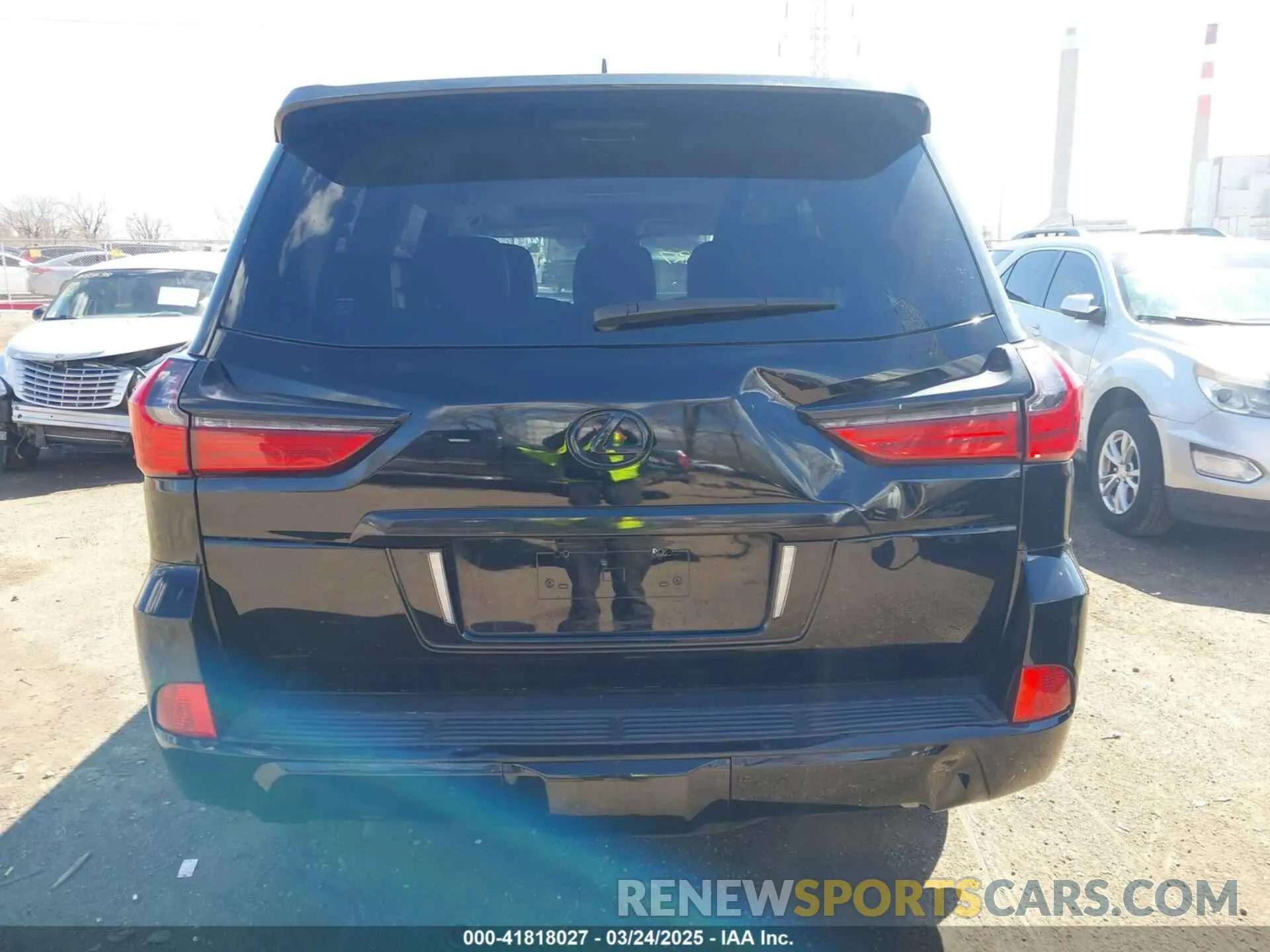 14 Photograph of a damaged car JTJDY7AX8L4319302 LEXUS LX 570 2020