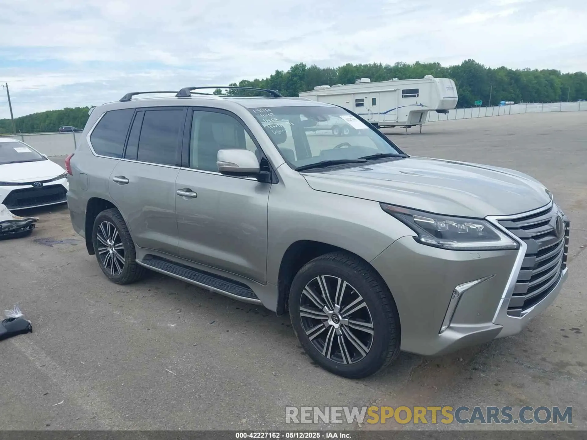 1 Photograph of a damaged car JTJDY7AX8L4321003 LEXUS LX 570 2020