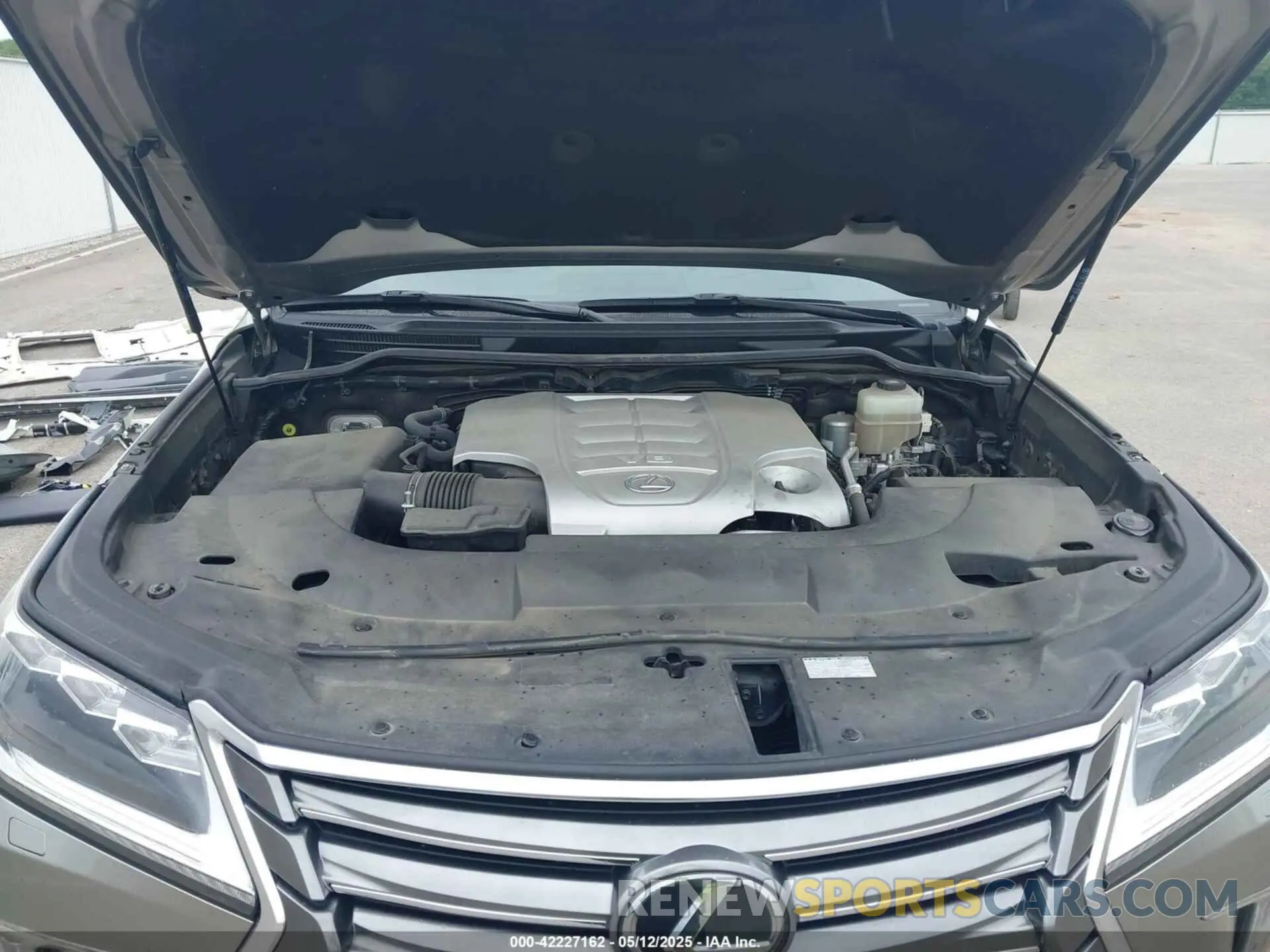 10 Photograph of a damaged car JTJDY7AX8L4321003 LEXUS LX 570 2020