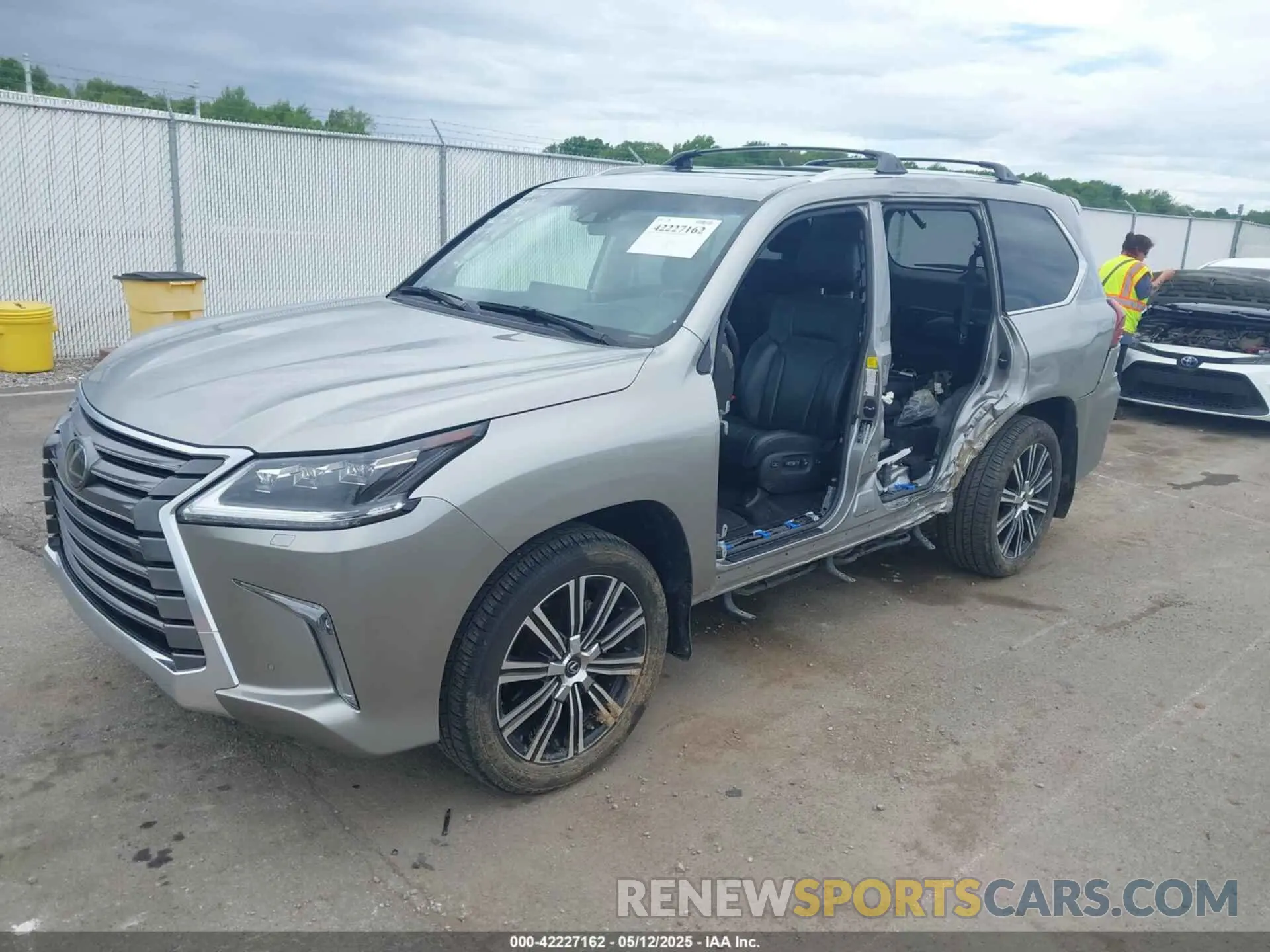 2 Photograph of a damaged car JTJDY7AX8L4321003 LEXUS LX 570 2020