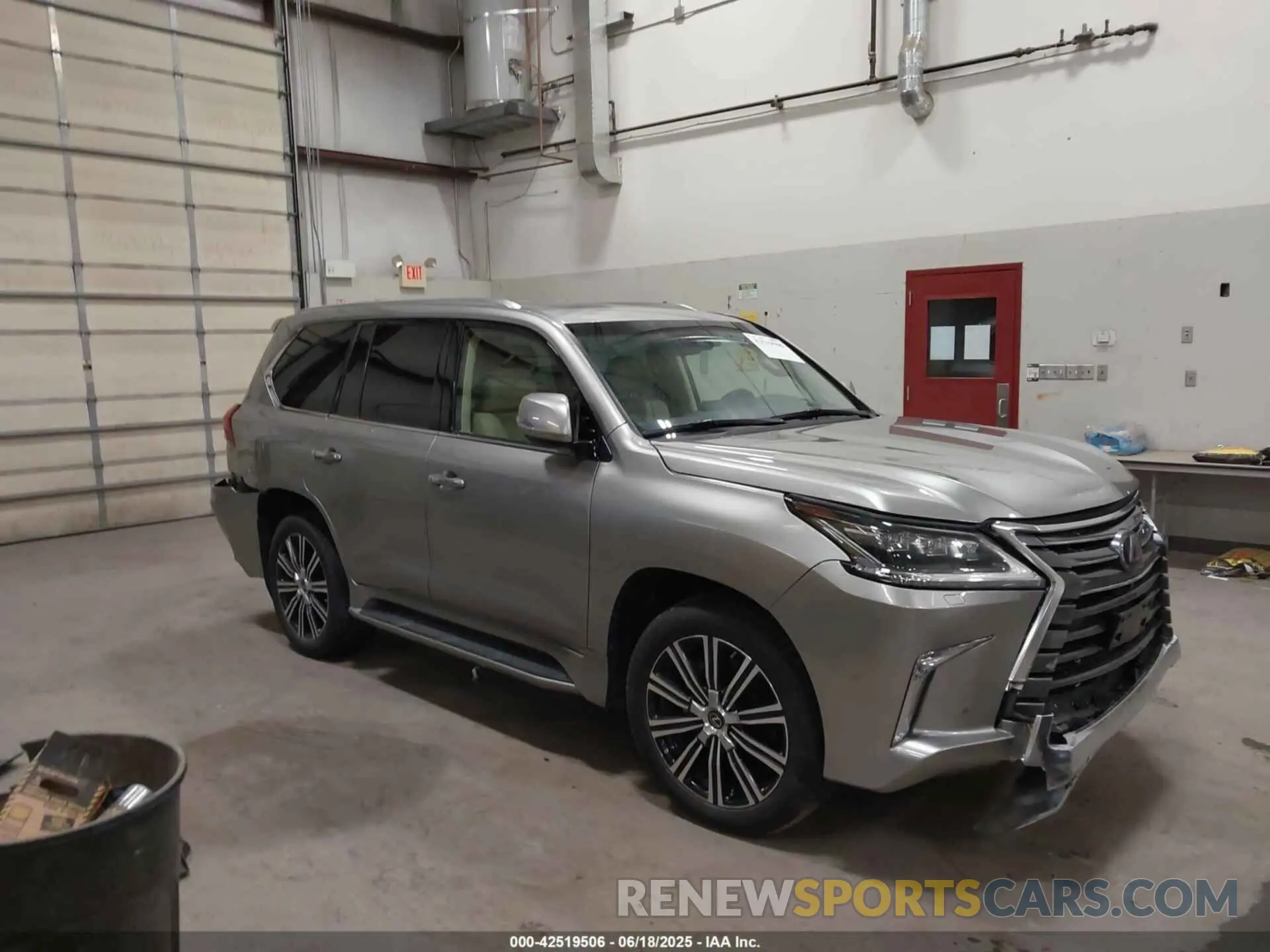 1 Photograph of a damaged car JTJFY7AX6L4317668 LEXUS LX 570 2020