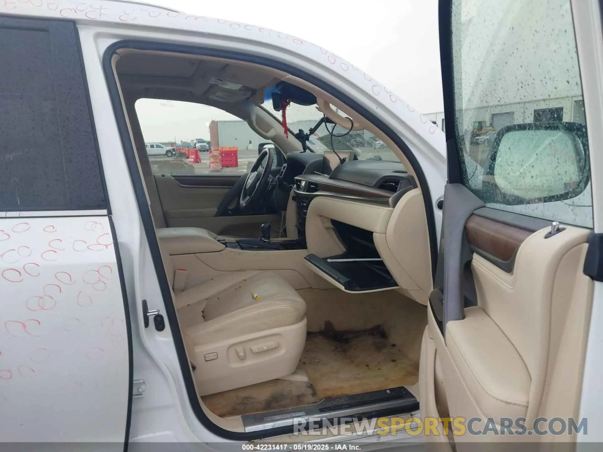 5 Photograph of a damaged car JTJDY7AX1M4333558 LEXUS LX 570 2021