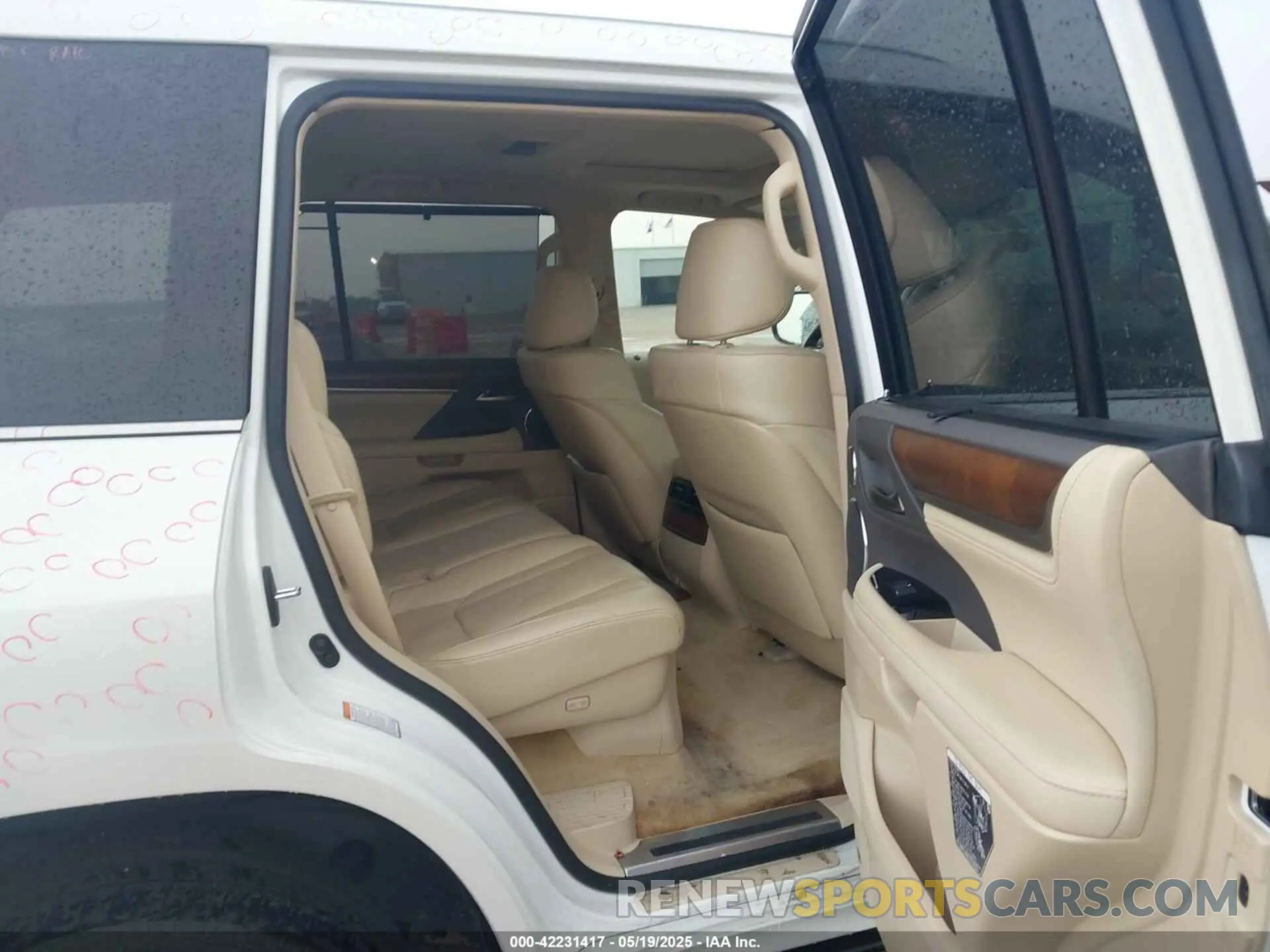8 Photograph of a damaged car JTJDY7AX1M4333558 LEXUS LX 570 2021