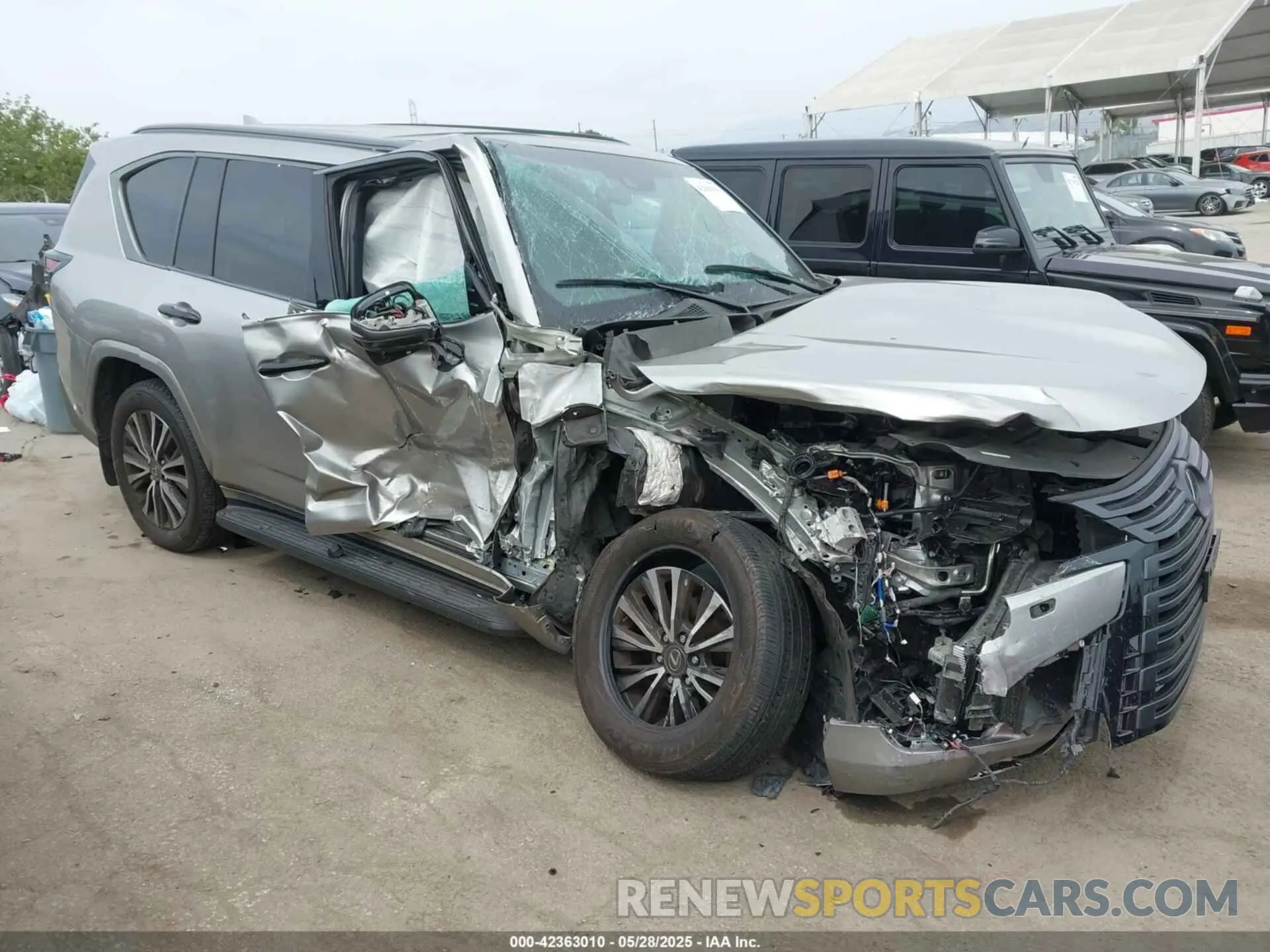1 Photograph of a damaged car JTJAB7CX4N4000712 LEXUS LX 600 2022
