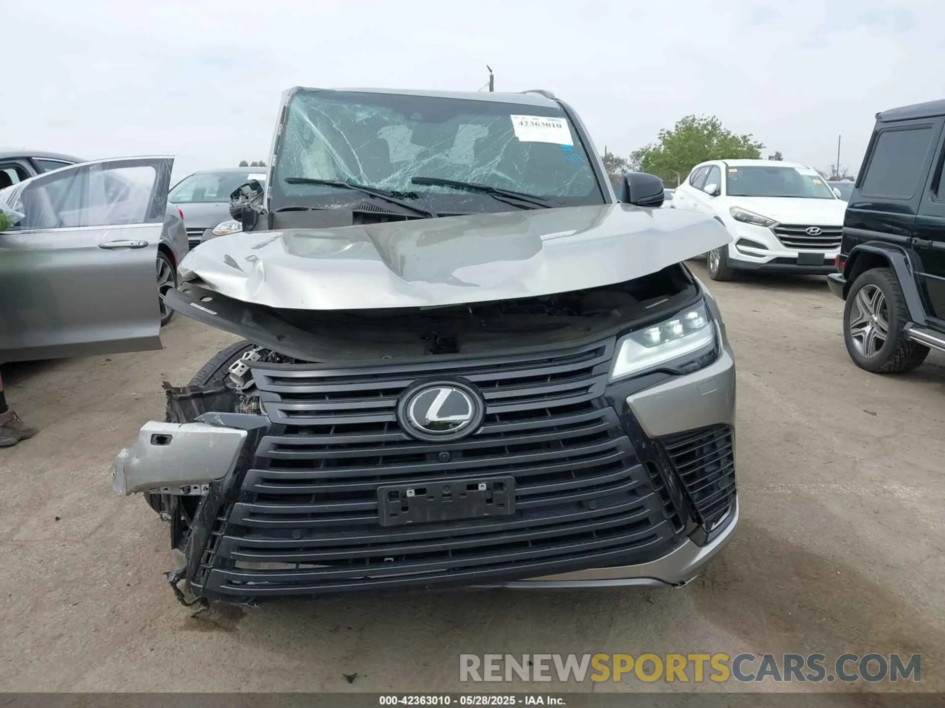 12 Photograph of a damaged car JTJAB7CX4N4000712 LEXUS LX 600 2022