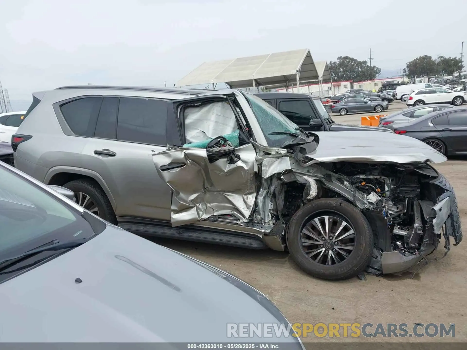 13 Photograph of a damaged car JTJAB7CX4N4000712 LEXUS LX 600 2022