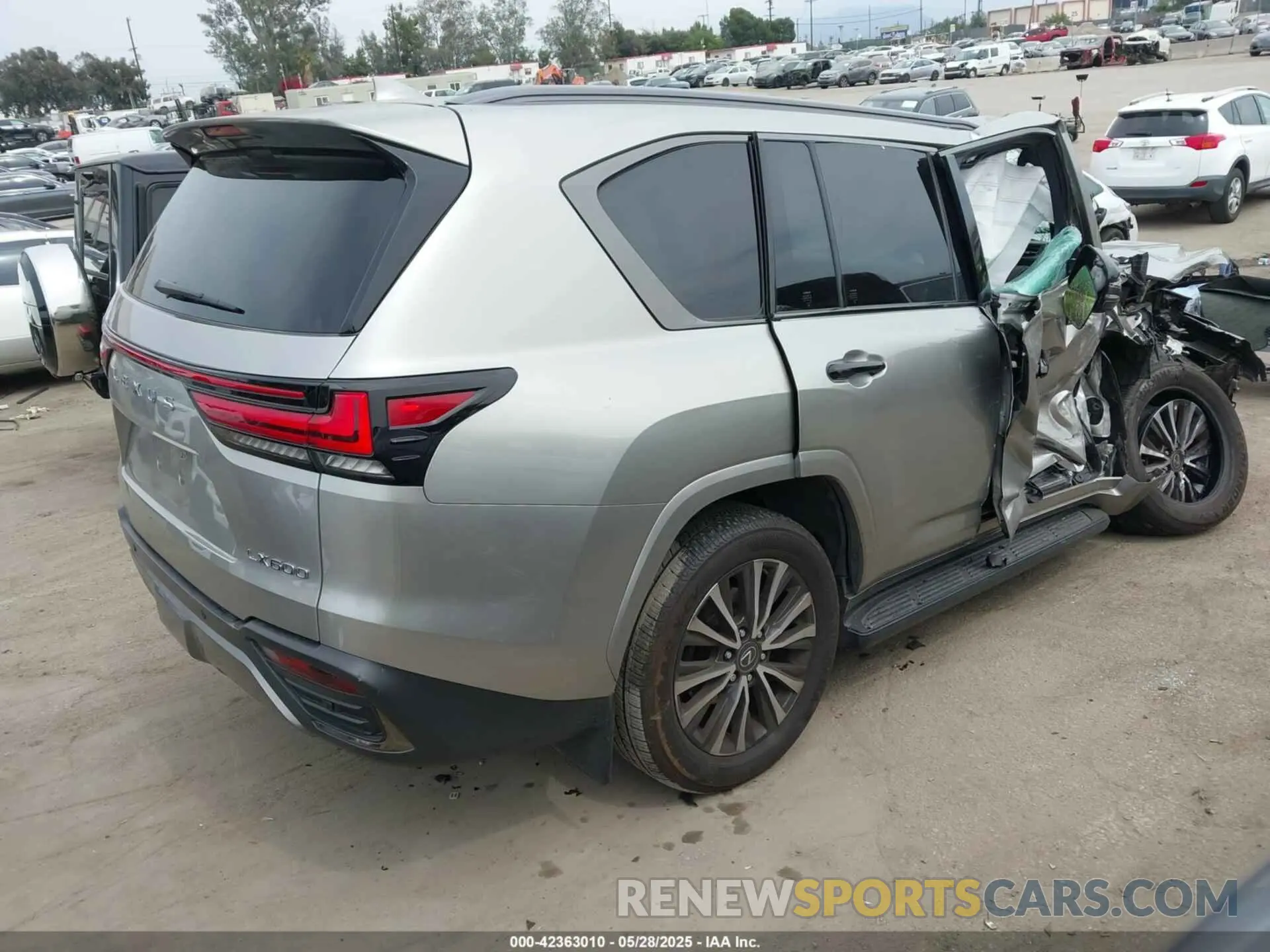 4 Photograph of a damaged car JTJAB7CX4N4000712 LEXUS LX 600 2022