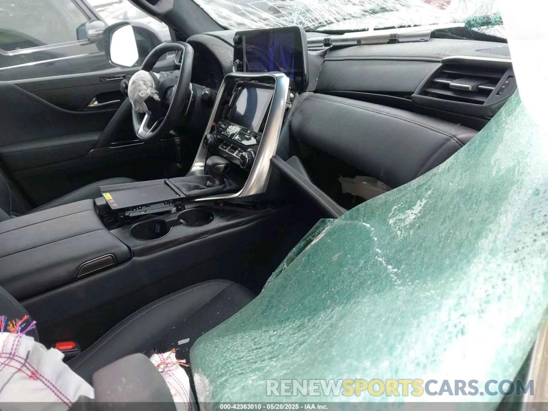 5 Photograph of a damaged car JTJAB7CX4N4000712 LEXUS LX 600 2022