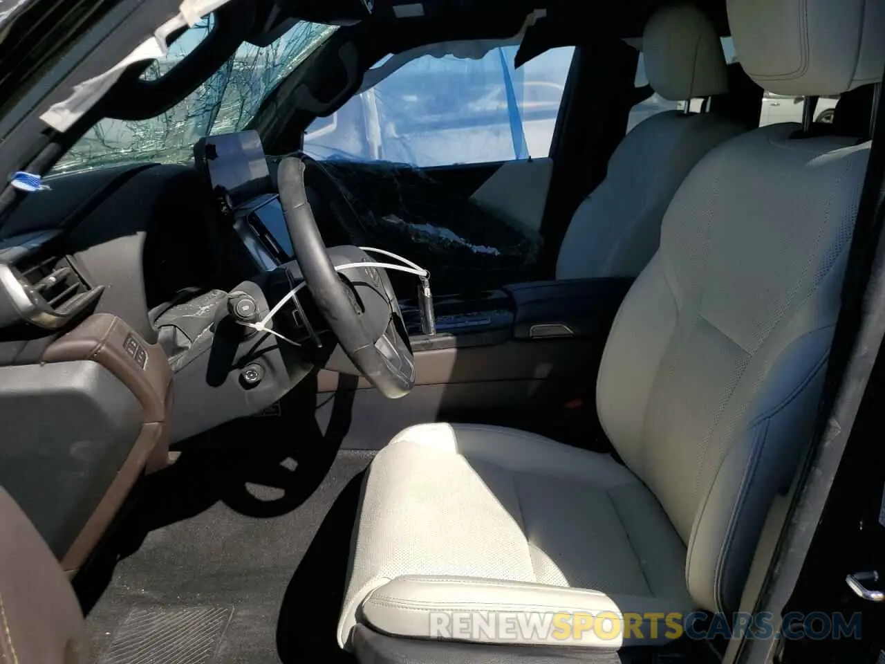 7 Photograph of a damaged car JTJGB7CX0P4030724 LEXUS LX 600 BAS 2023