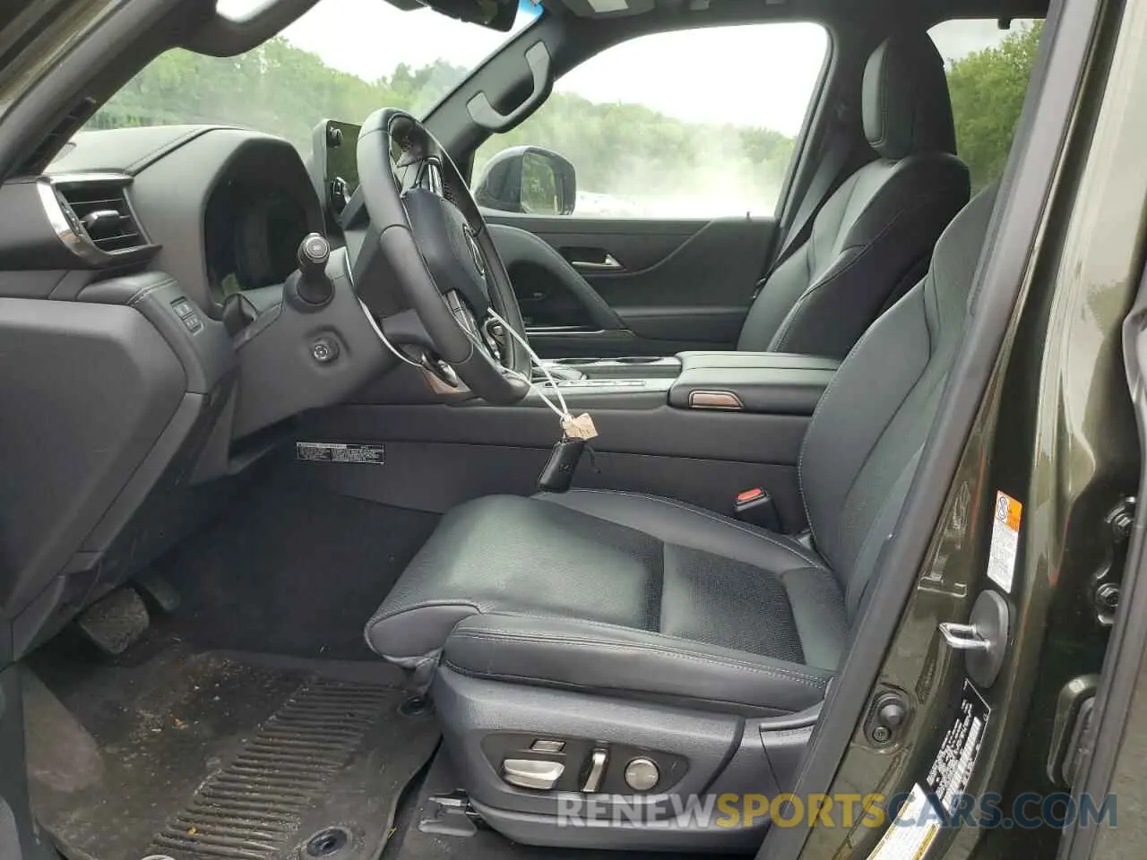 7 Photograph of a damaged car JTJGB7CX1R4041590 LEXUS LX 600 BAS 2024