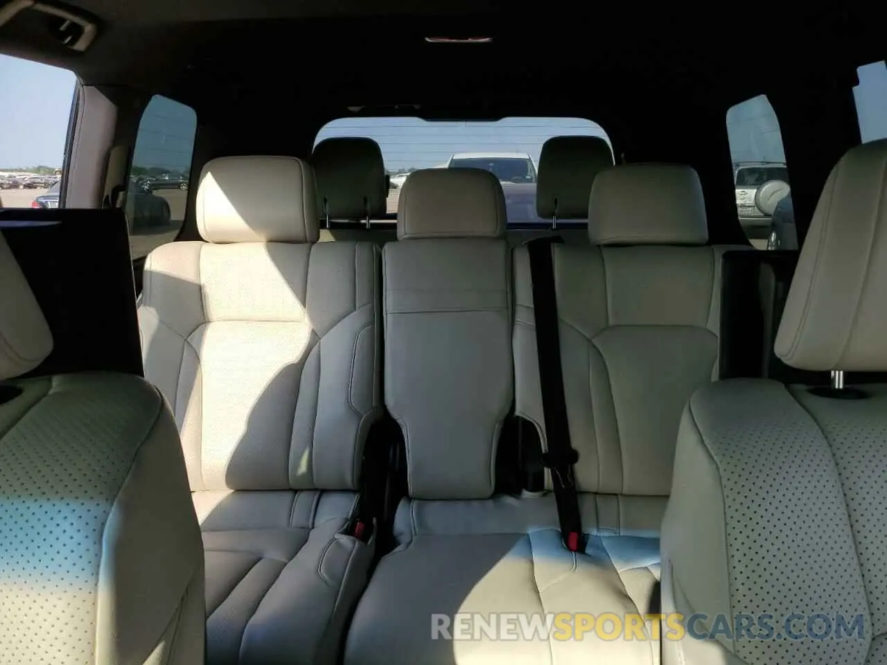 10 Photograph of a damaged car JTJHY7AX8K4298323 LEXUS LX570 2019