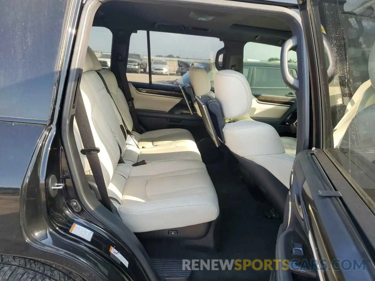 11 Photograph of a damaged car JTJHY7AX8K4298323 LEXUS LX570 2019