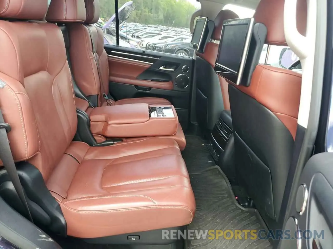 11 Photograph of a damaged car JTJHY7AXXK4291096 LEXUS LX570 2019