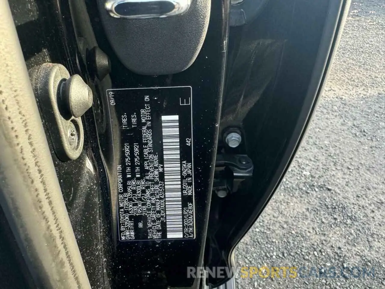 10 Photograph of a damaged car JTJDY7AXXL4315137 LEXUS LX570 2020