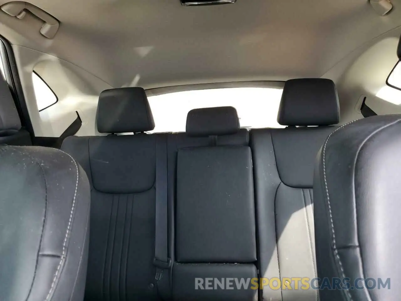 10 Photograph of a damaged car 2T2GDCEZ0NC001699 LEXUS NX 250 2022