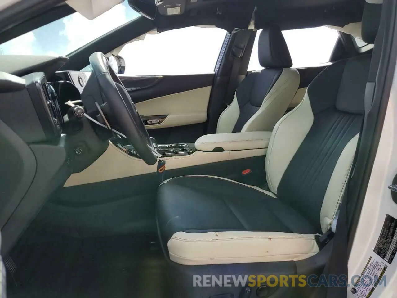 7 Photograph of a damaged car 2T2GDCAZ0RC010043 LEXUS NX 250 PRE 2024