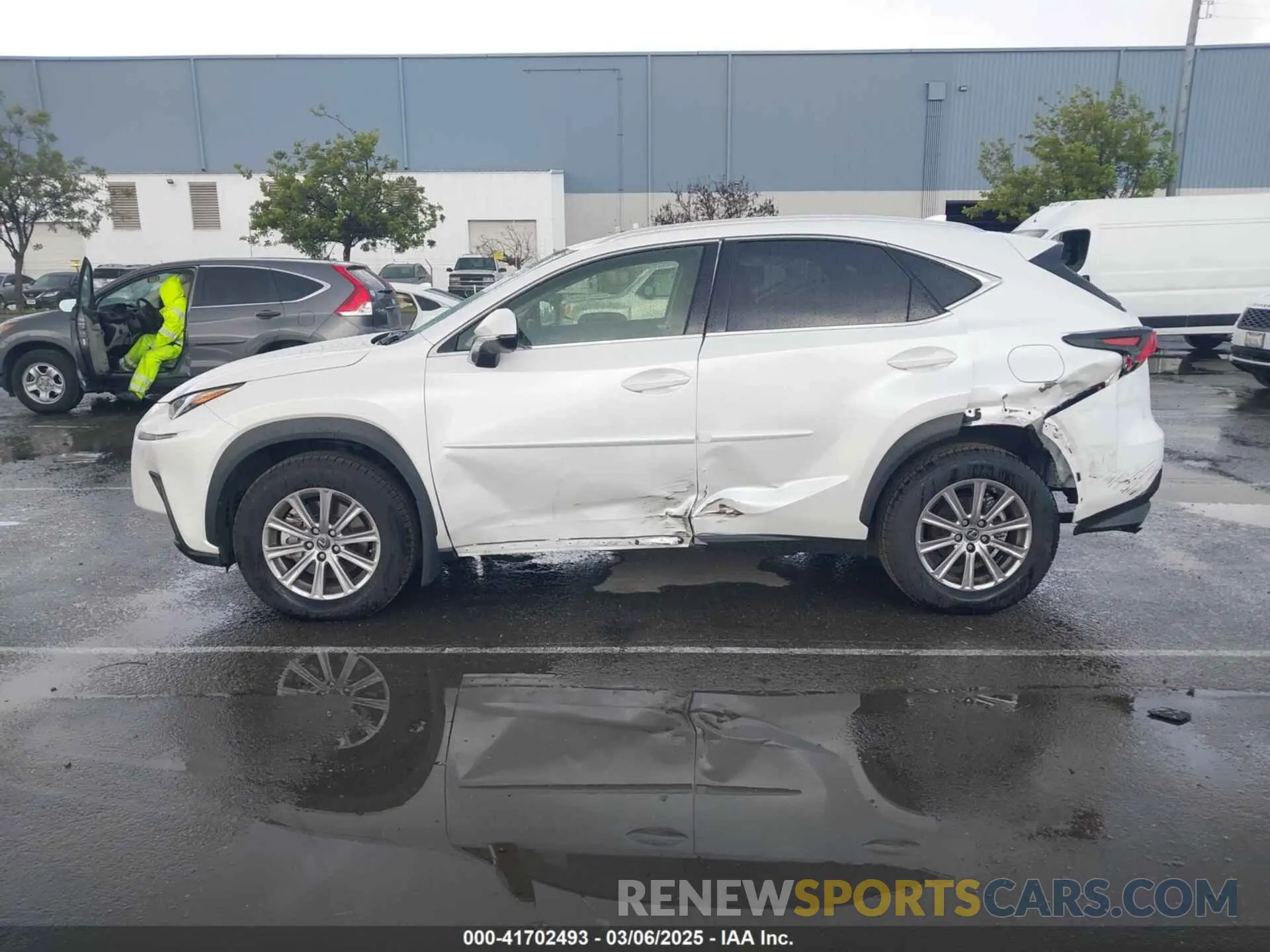 14 Photograph of a damaged car JTJAARDZ2L5009379 LEXUS NX 300 2020