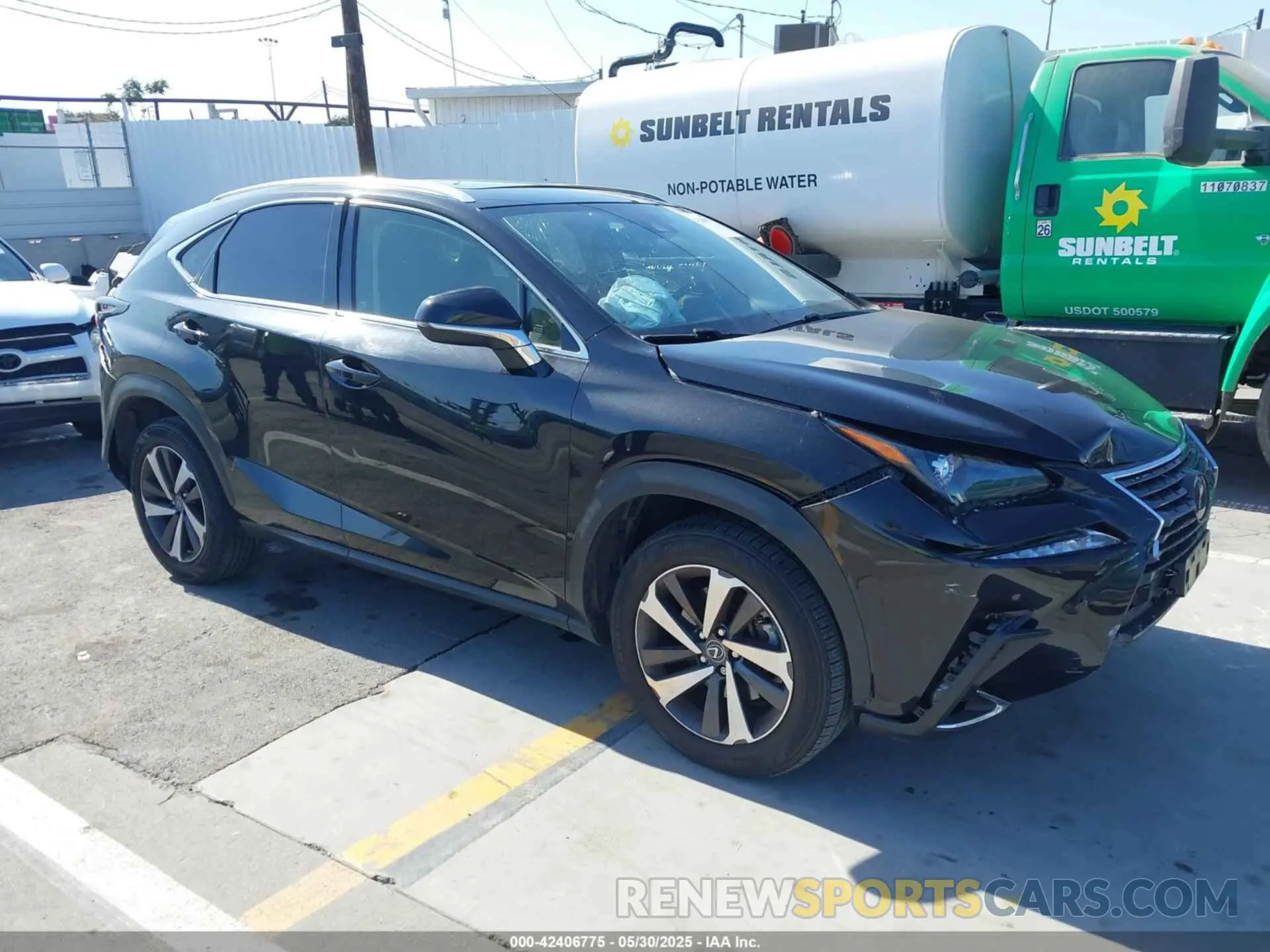 1 Photograph of a damaged car JTJDARBZ6L5006811 LEXUS NX 300 2020