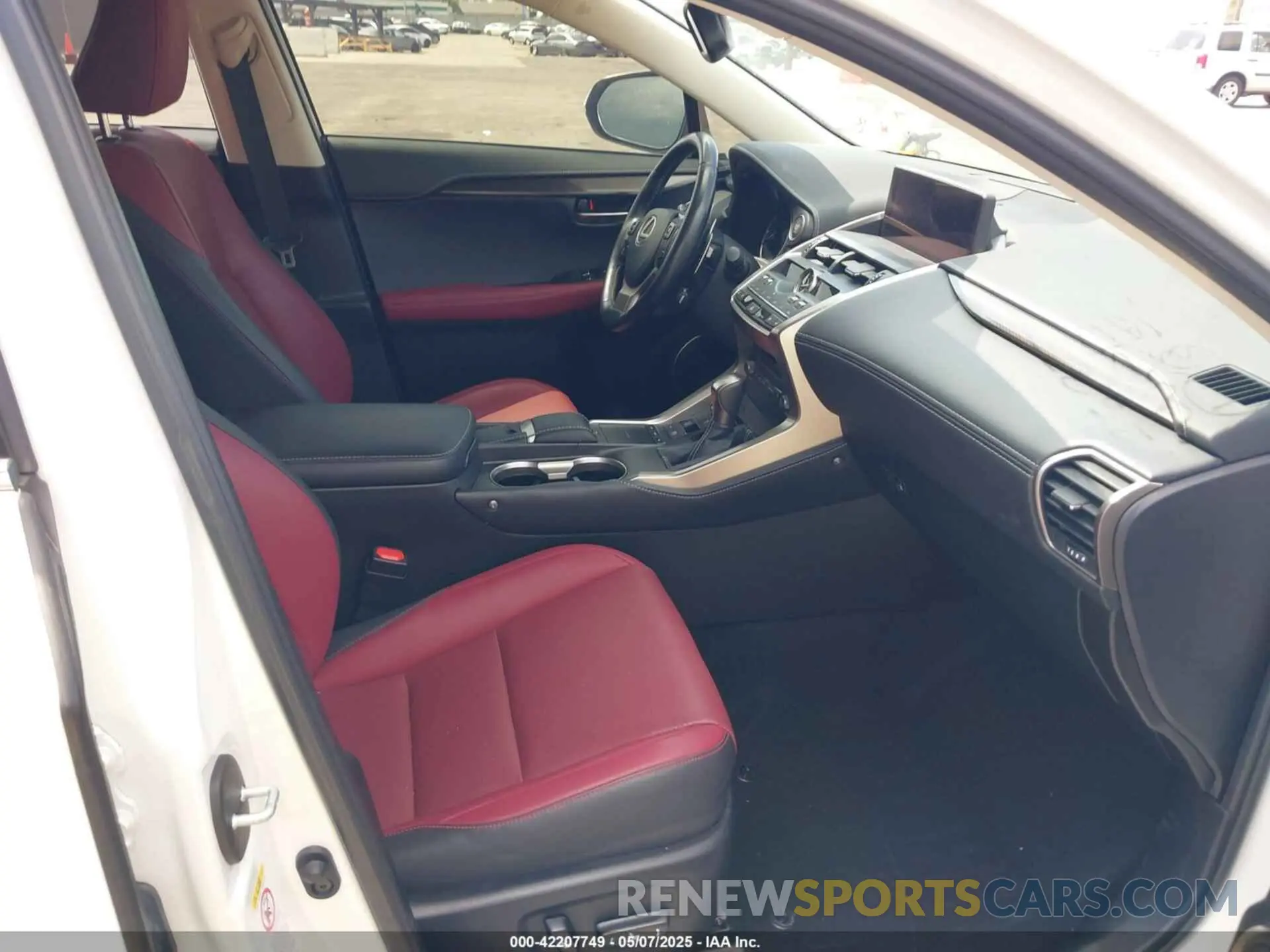 5 Photograph of a damaged car JTJGARBZ2L2158356 LEXUS NX 300 2020